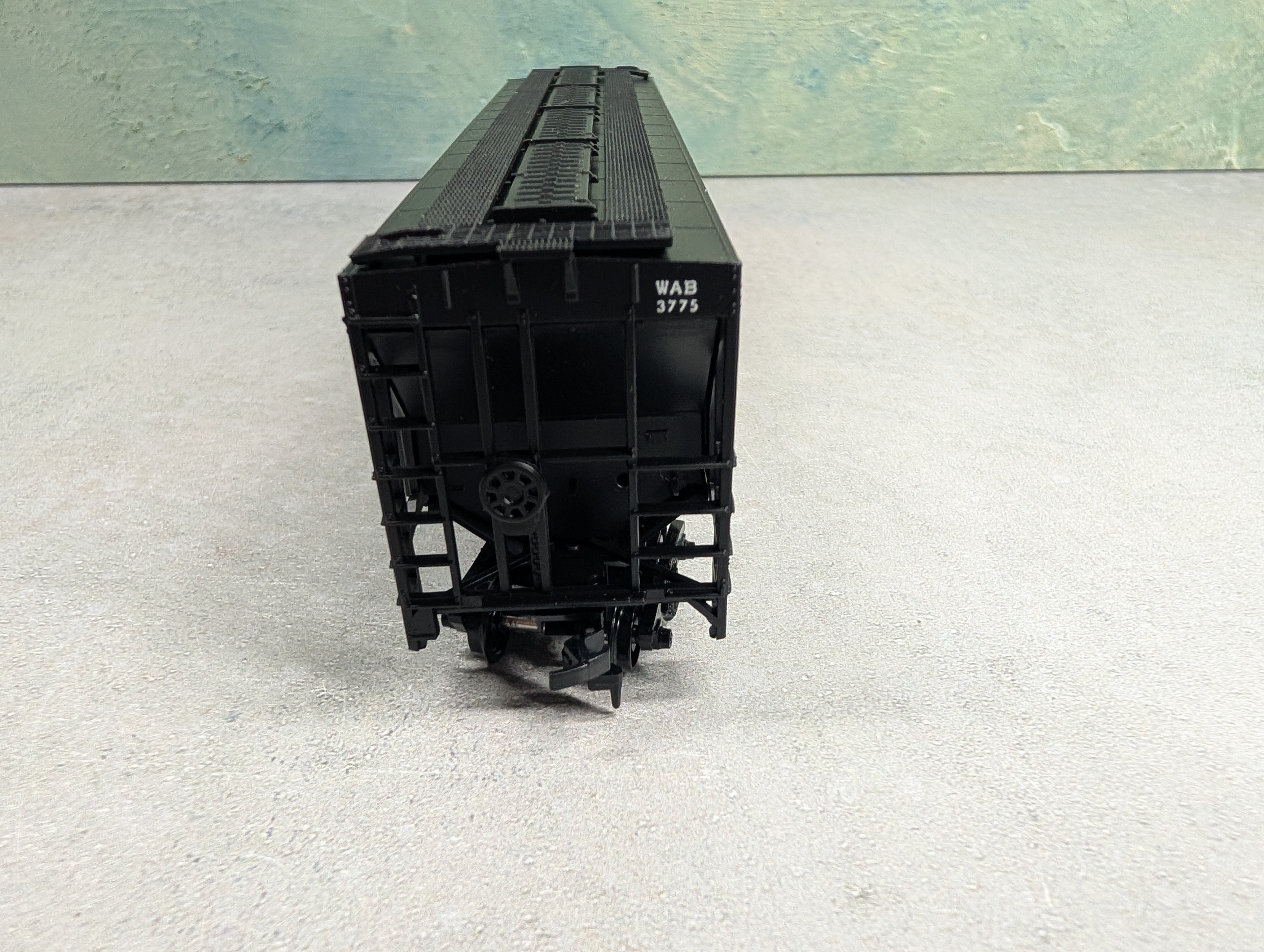 USED Athearn #1418 HO Scale 54' PS Ribside Covered Hopper Wabash WAB #3775 Bev-Bel