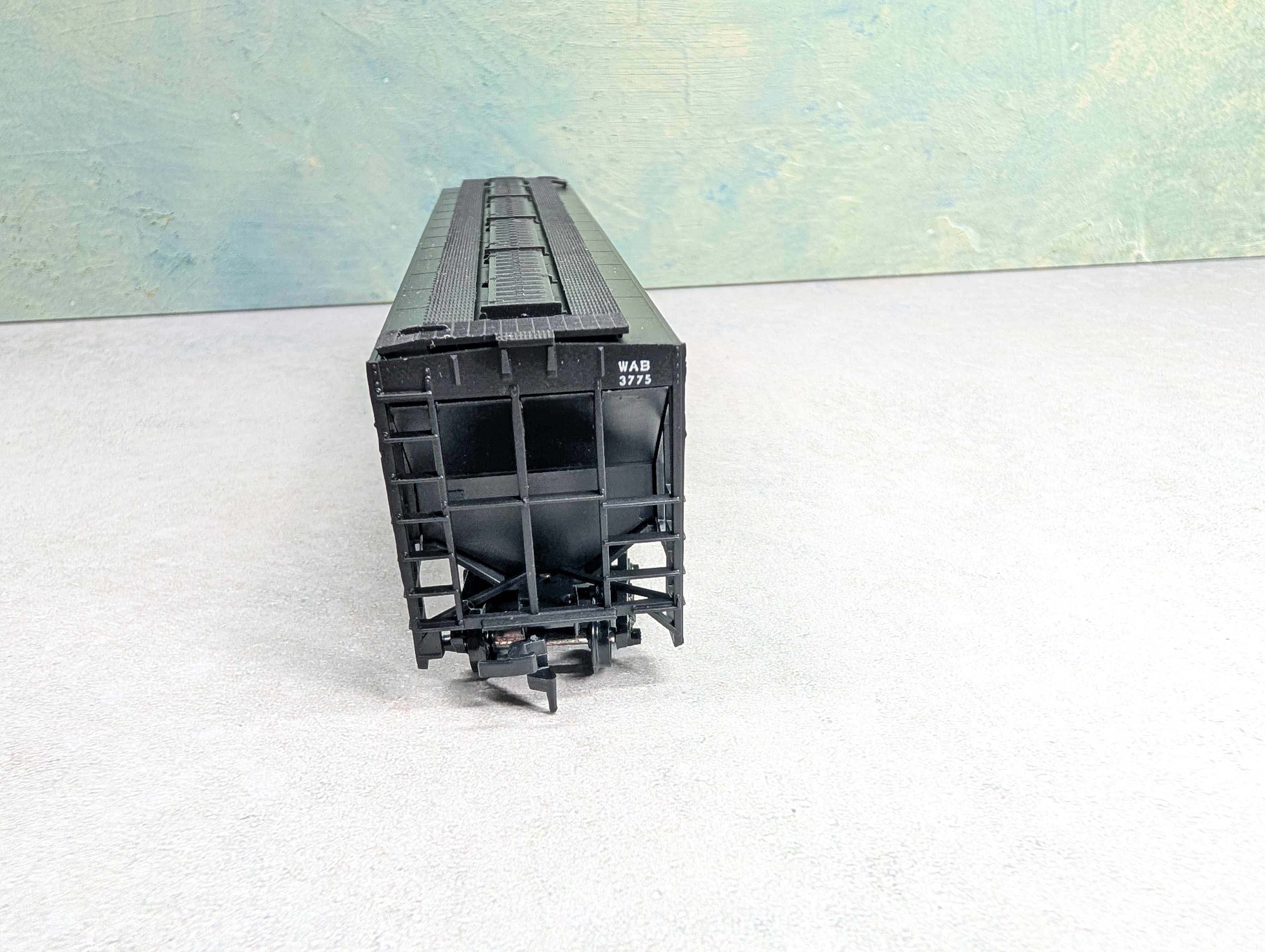 USED Athearn #1418 HO Scale 54' PS Ribside Covered Hopper Wabash WAB #3775 Bev-Bel