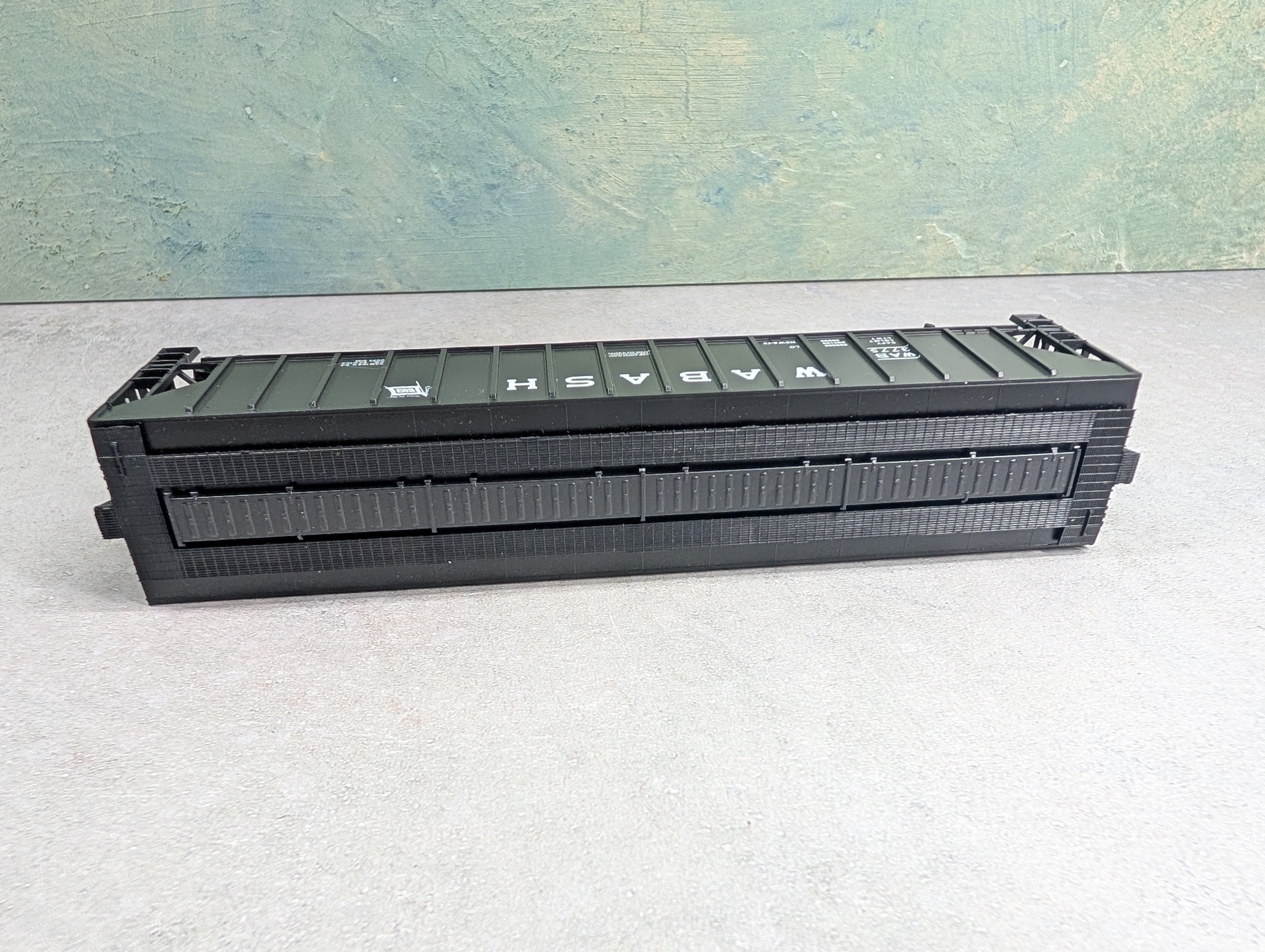 USED Athearn #1418 HO Scale 54' PS Ribside Covered Hopper Wabash WAB #3775 Bev-Bel