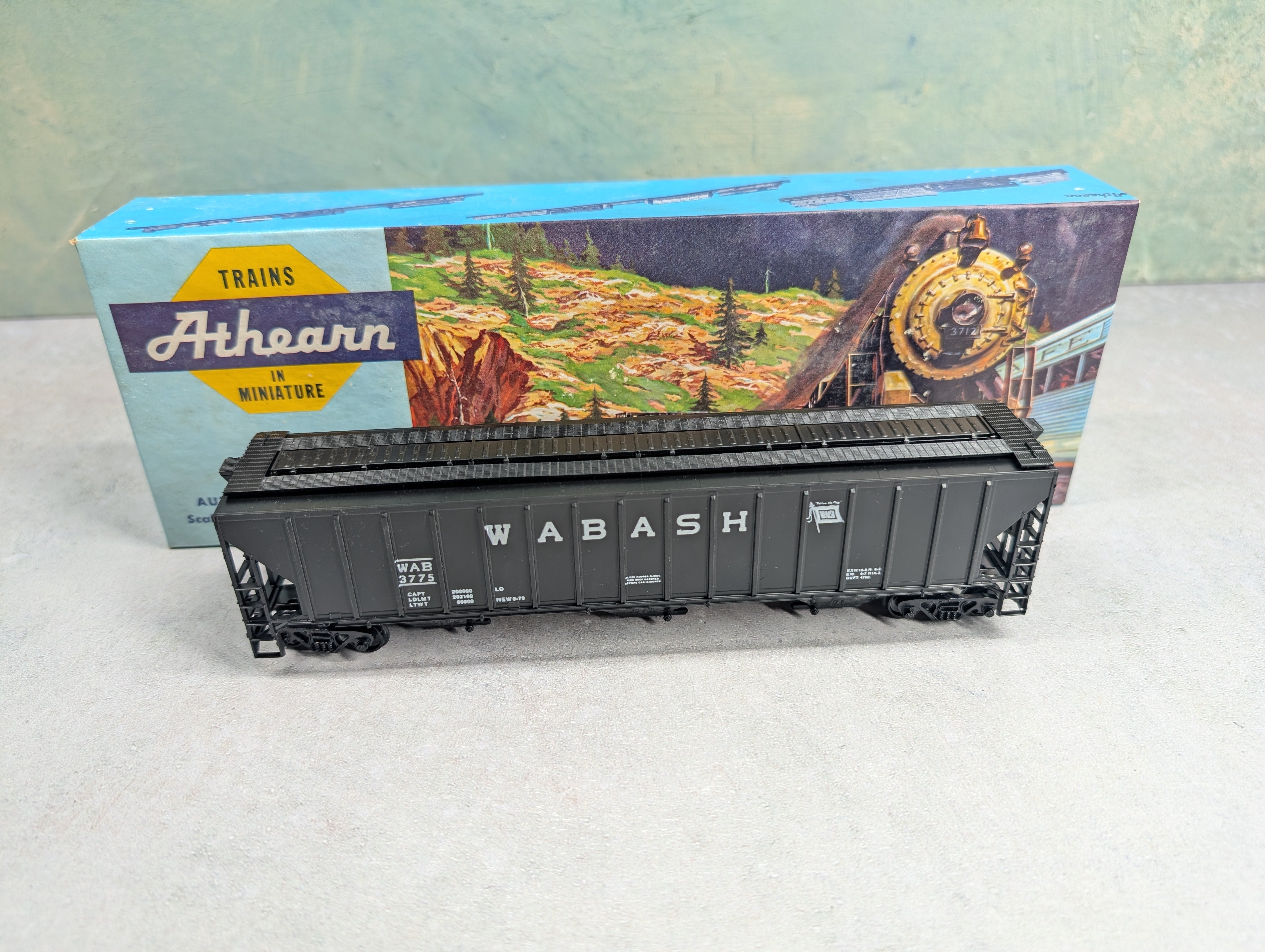 USED Athearn #1418 HO Scale 54' PS Ribside Covered Hopper Wabash WAB #3775 Bev-Bel