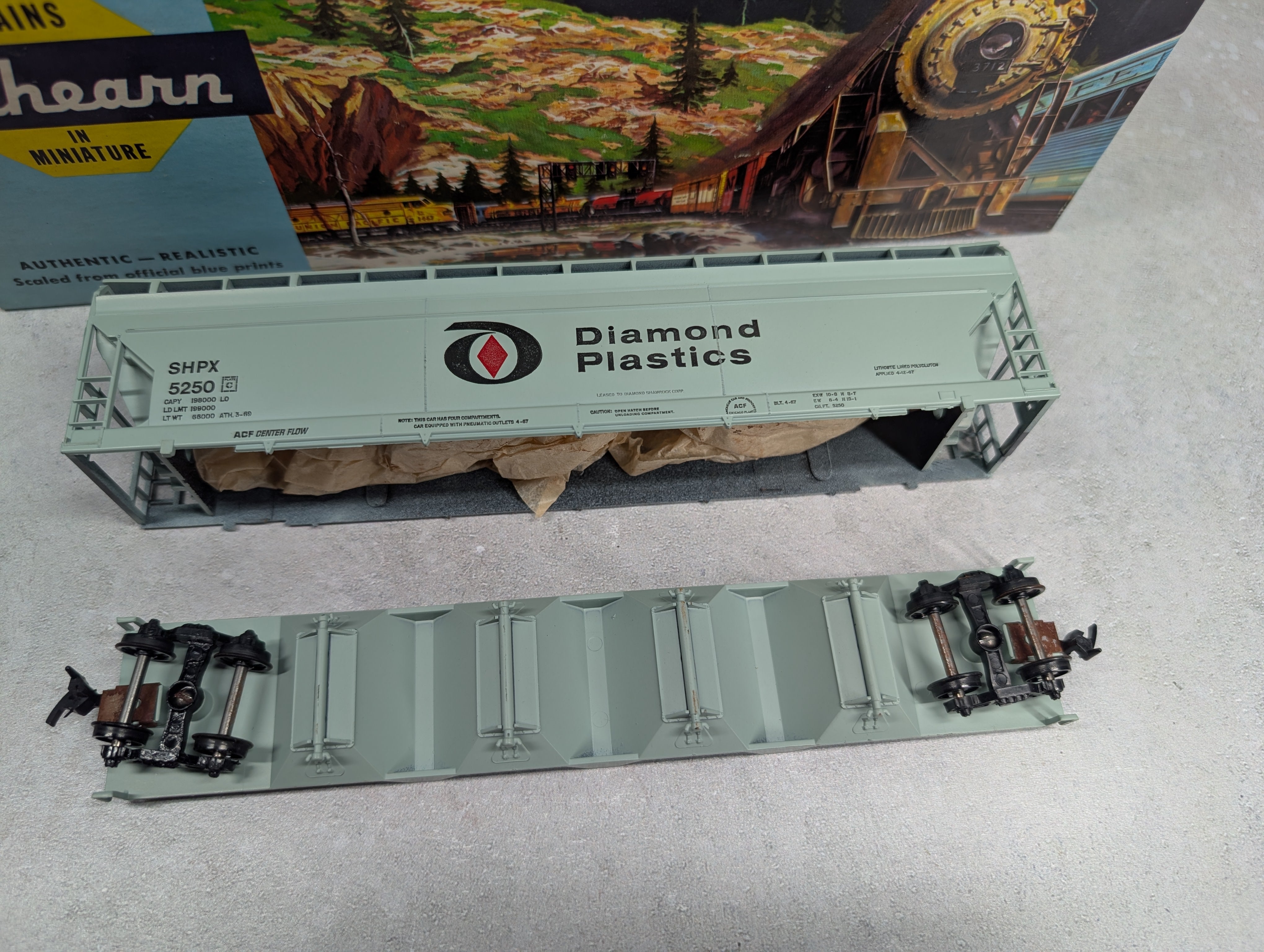 USED Athearn 1913 HO Scale 55' ACF Center Flow Diamond Plastics SHPX #5250 Started KIT