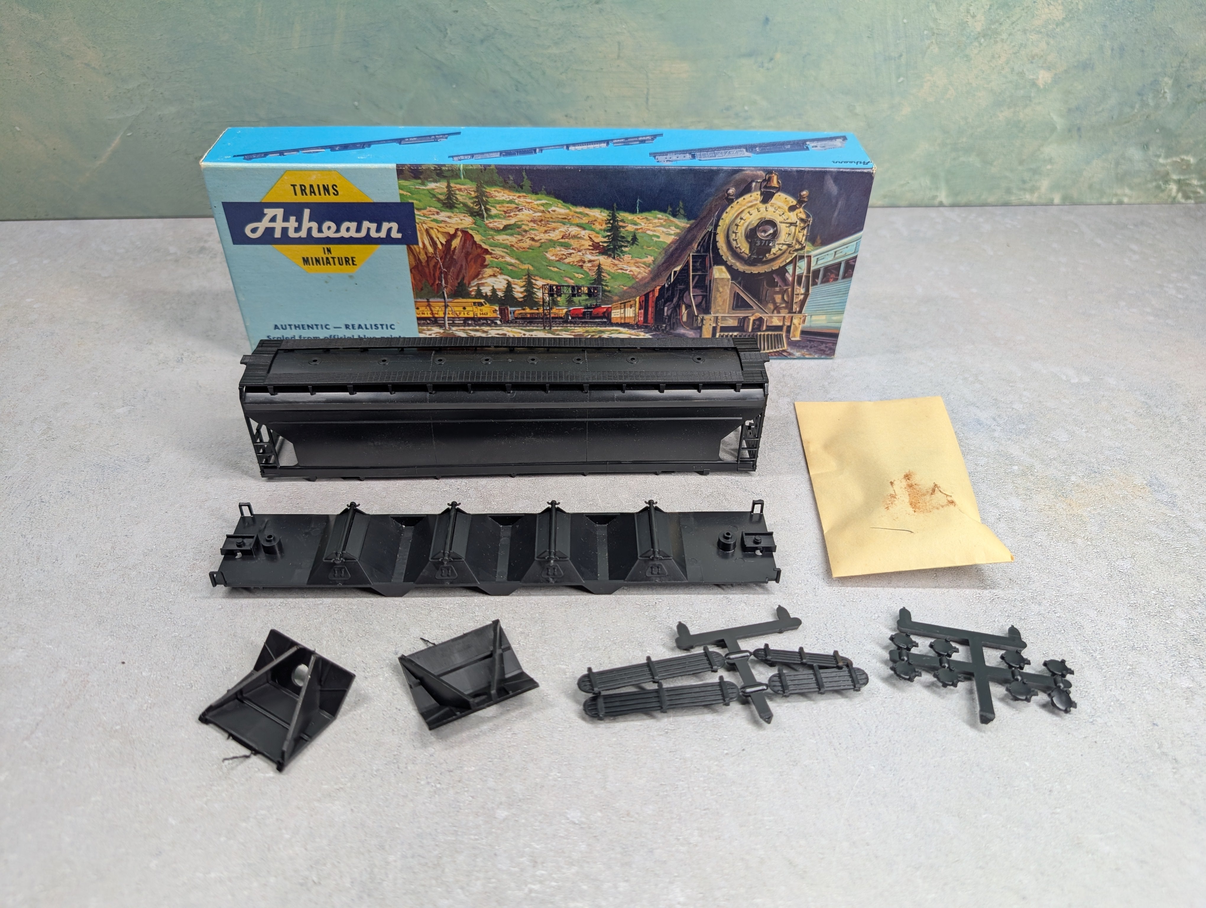 USED Athearn 1900 HO Scale 55' ACF Center Flow Undecorated Black KIT