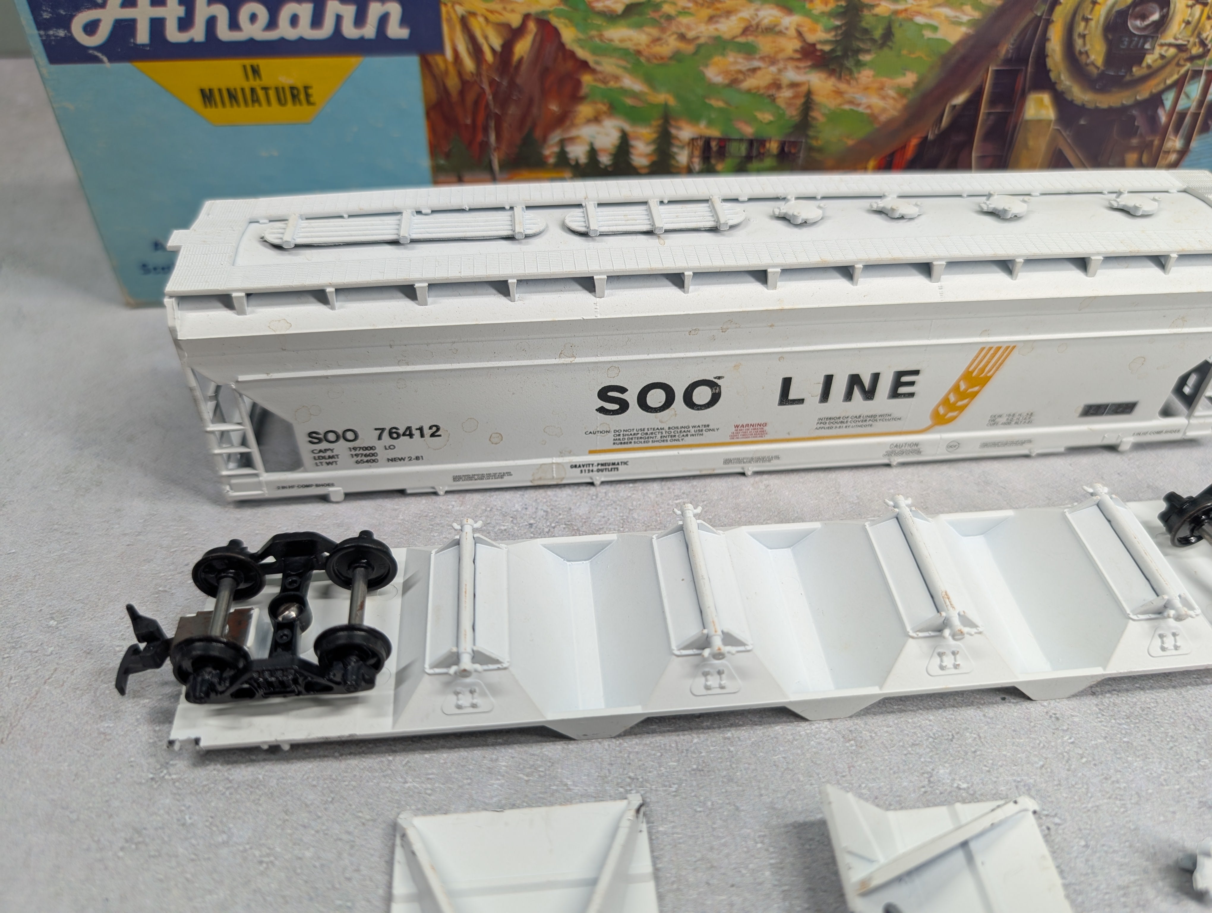 USED Athearn 321 HO Scale 55' ACF Center Flow SOO Line #76412 Bev-Bel Started KIT