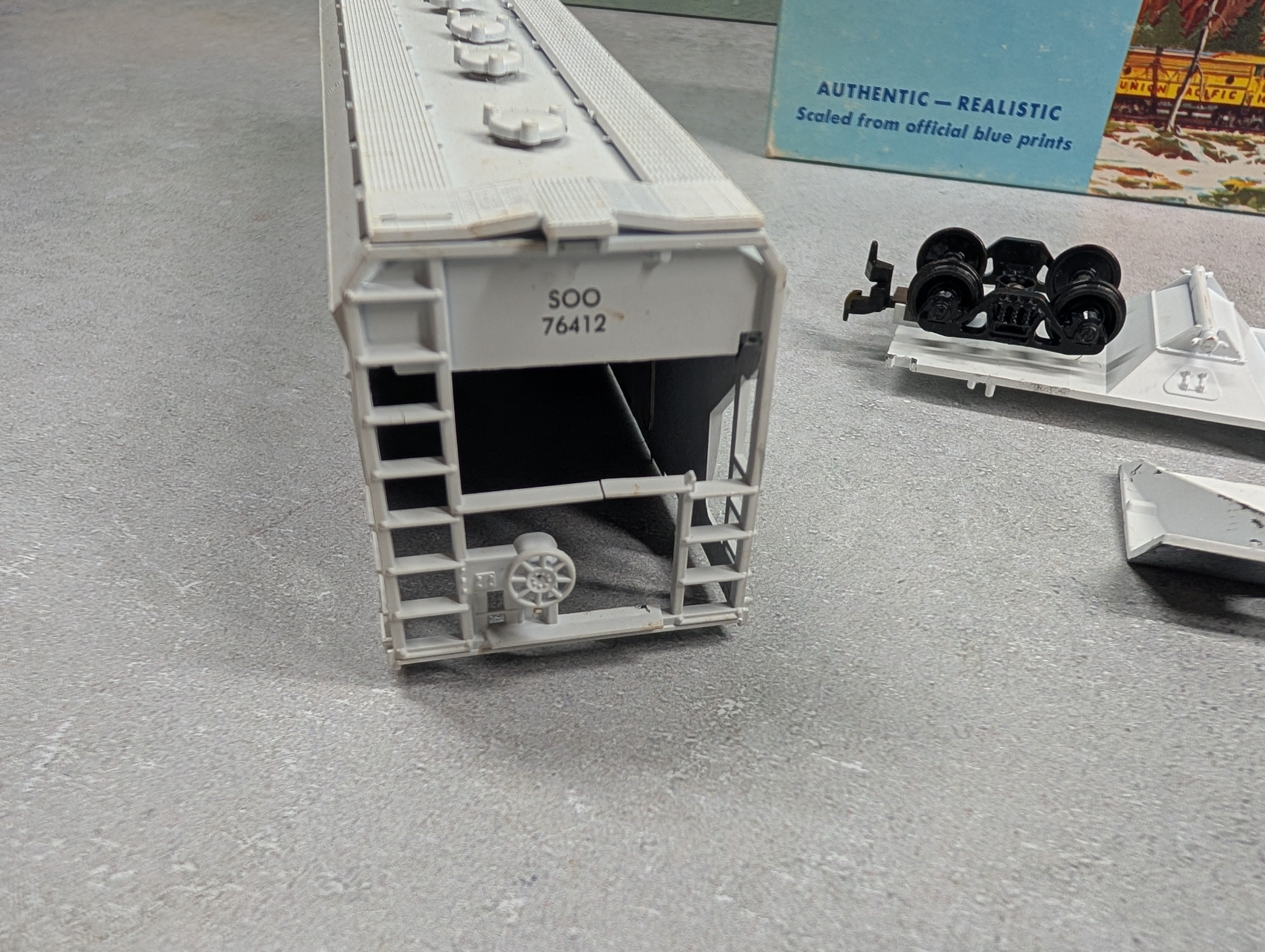 USED Athearn 321 HO Scale 55' ACF Center Flow SOO Line #76412 Bev-Bel Started KIT