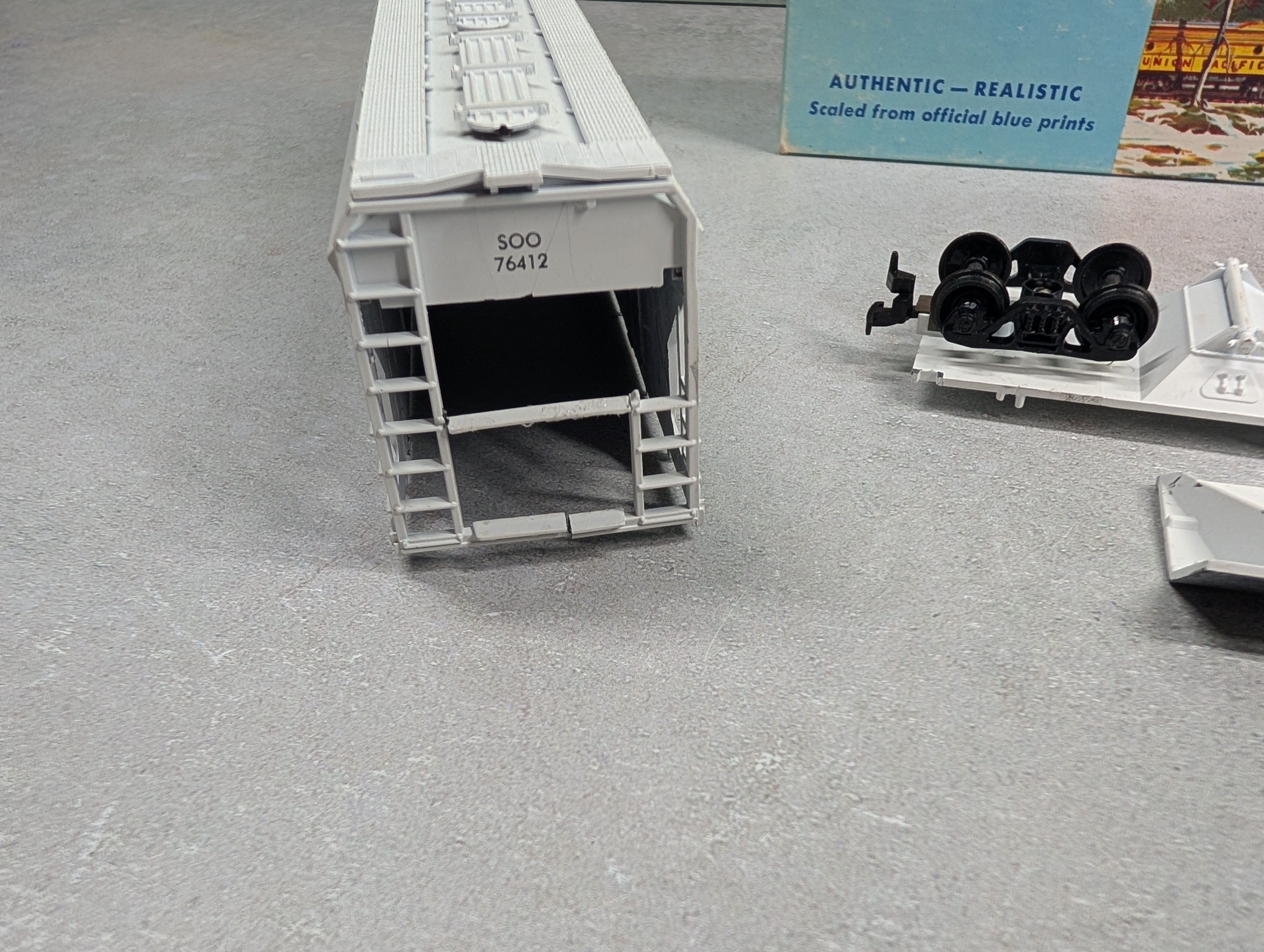 USED Athearn 321 HO Scale 55' ACF Center Flow SOO Line #76412 Bev-Bel Started KIT