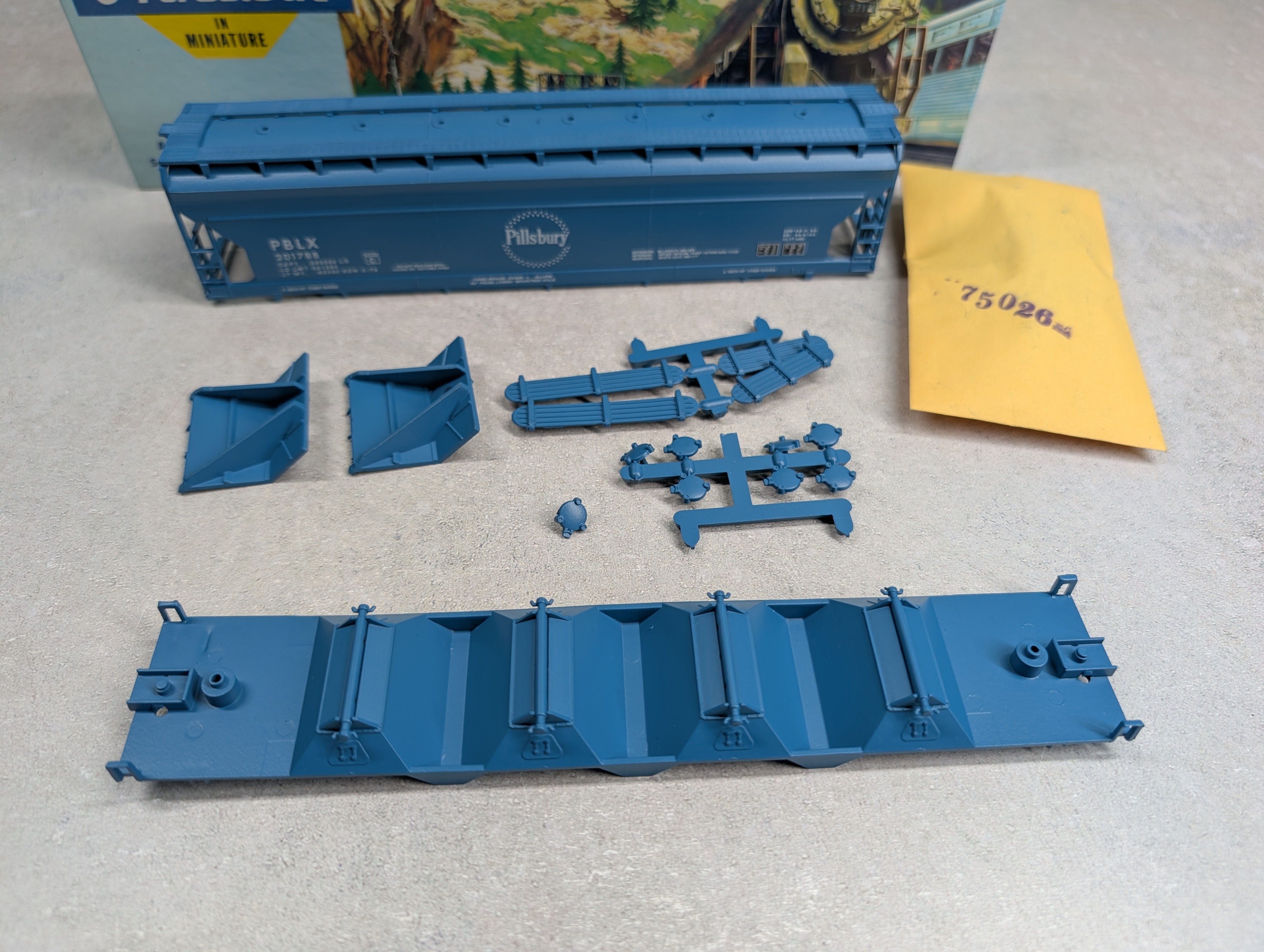 USED Athearn 1966 HO Scale 55' ACF Center Flow Pillsbury PBLX #201788 Bev-Bel KIT