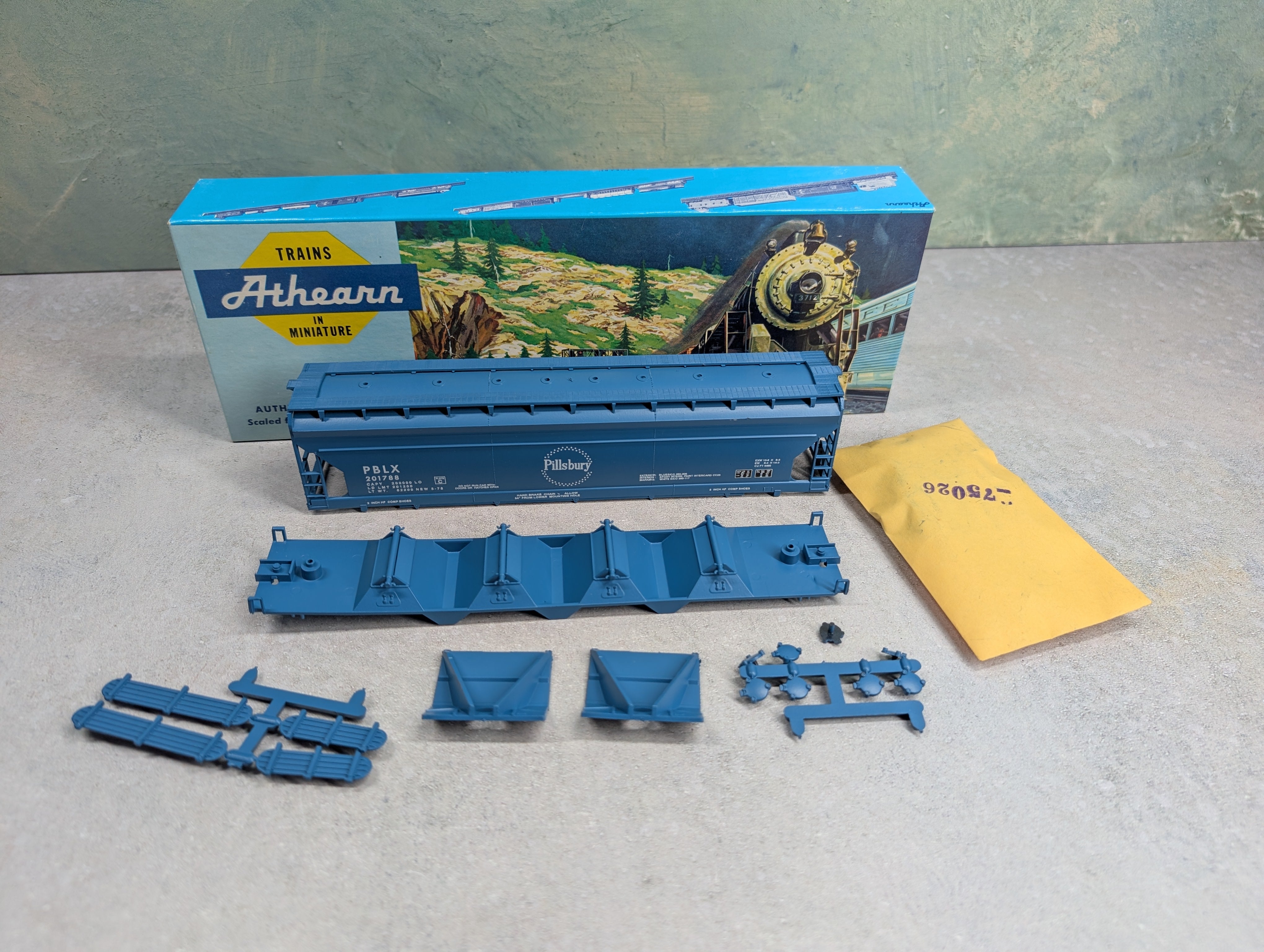 USED Athearn 1966 HO Scale 55' ACF Center Flow Pillsbury PBLX #201788 Bev-Bel KIT