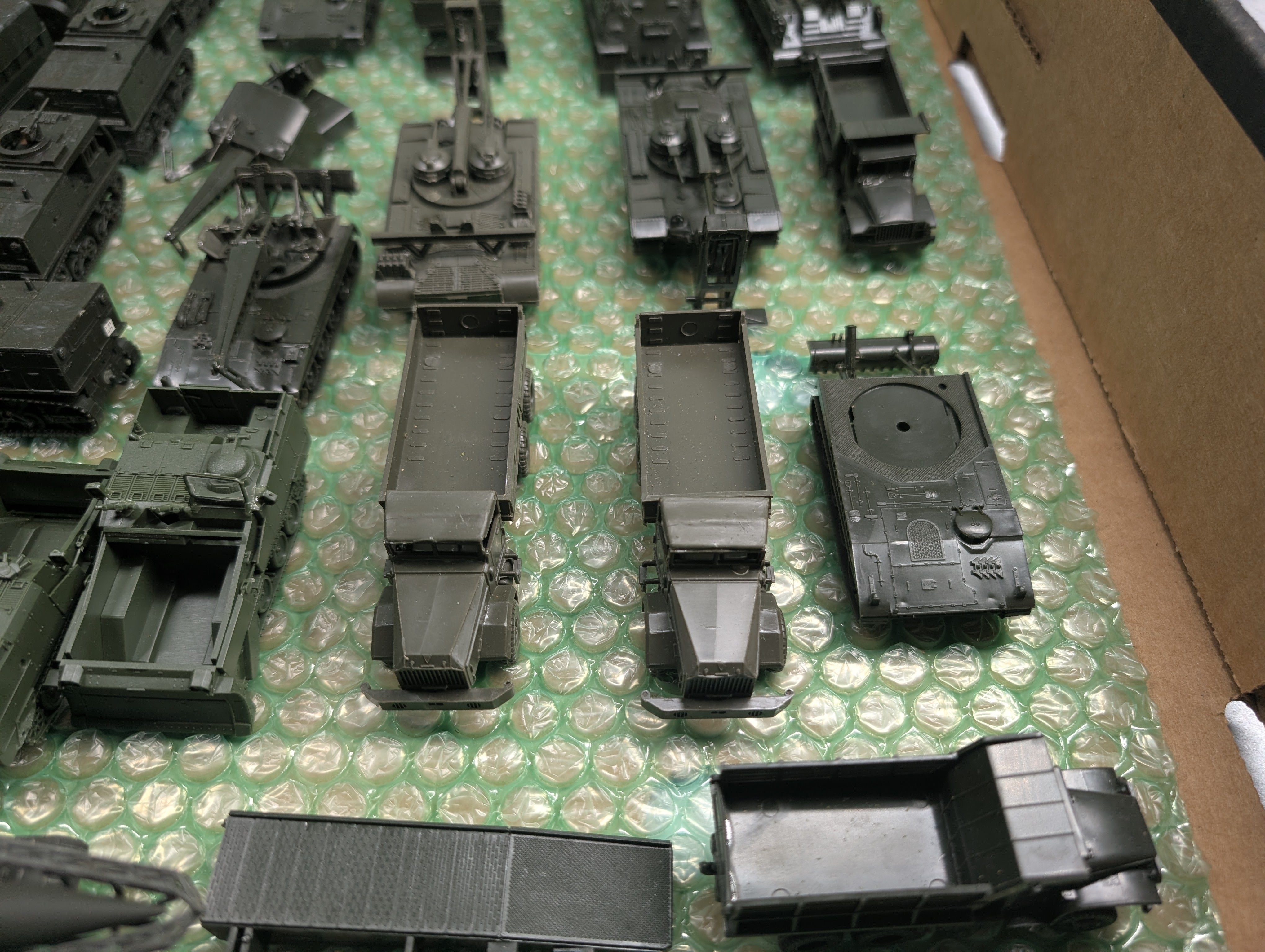 USED Roco HO Scale Lot of Various Army Tank Cars, Vehicles, Parts and more, MiniTanks