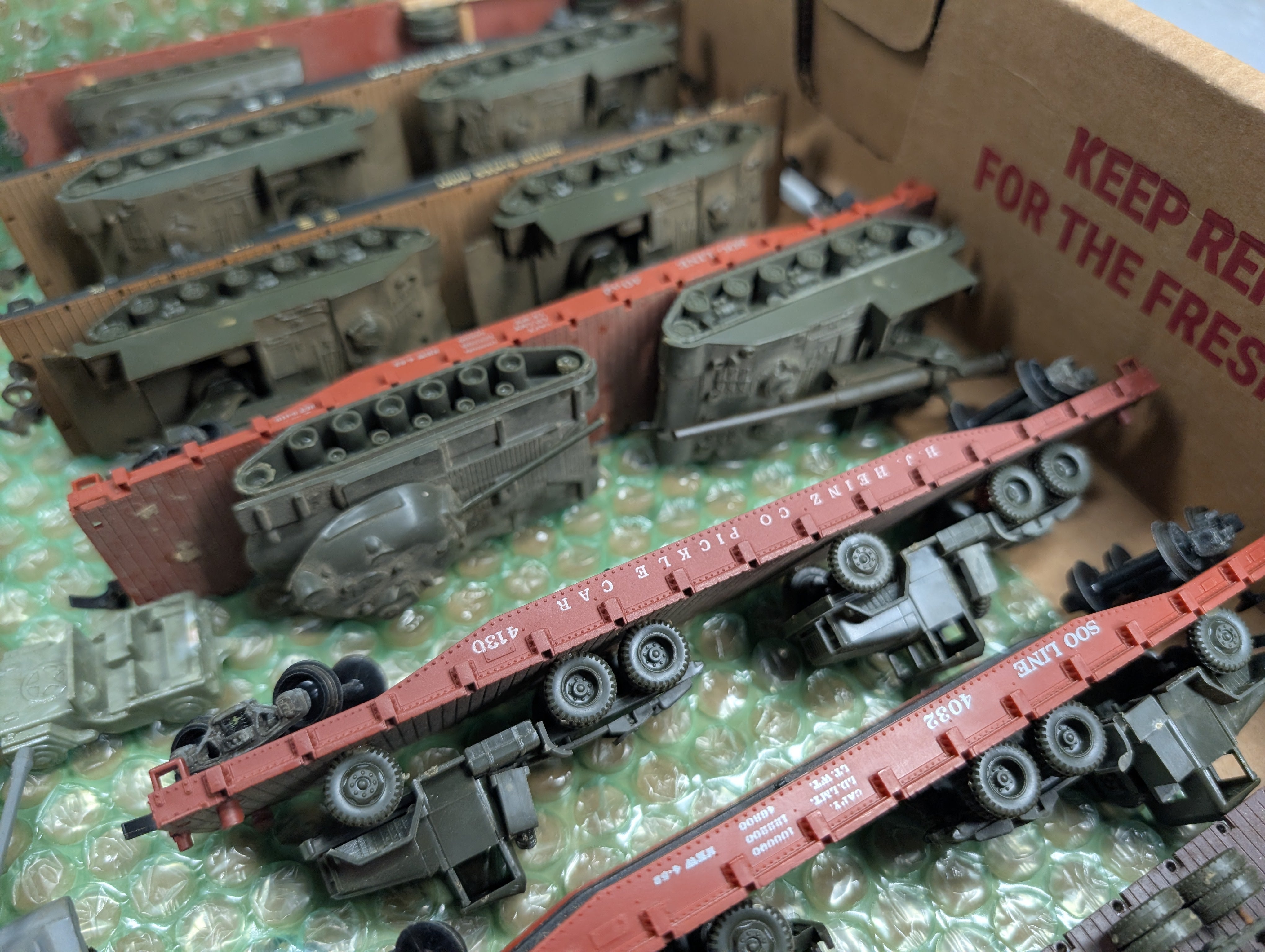 USED Roco HO Scale Lot of Various Army Tank Cars, Vehicles, Flat Cars & More, MiniTanks