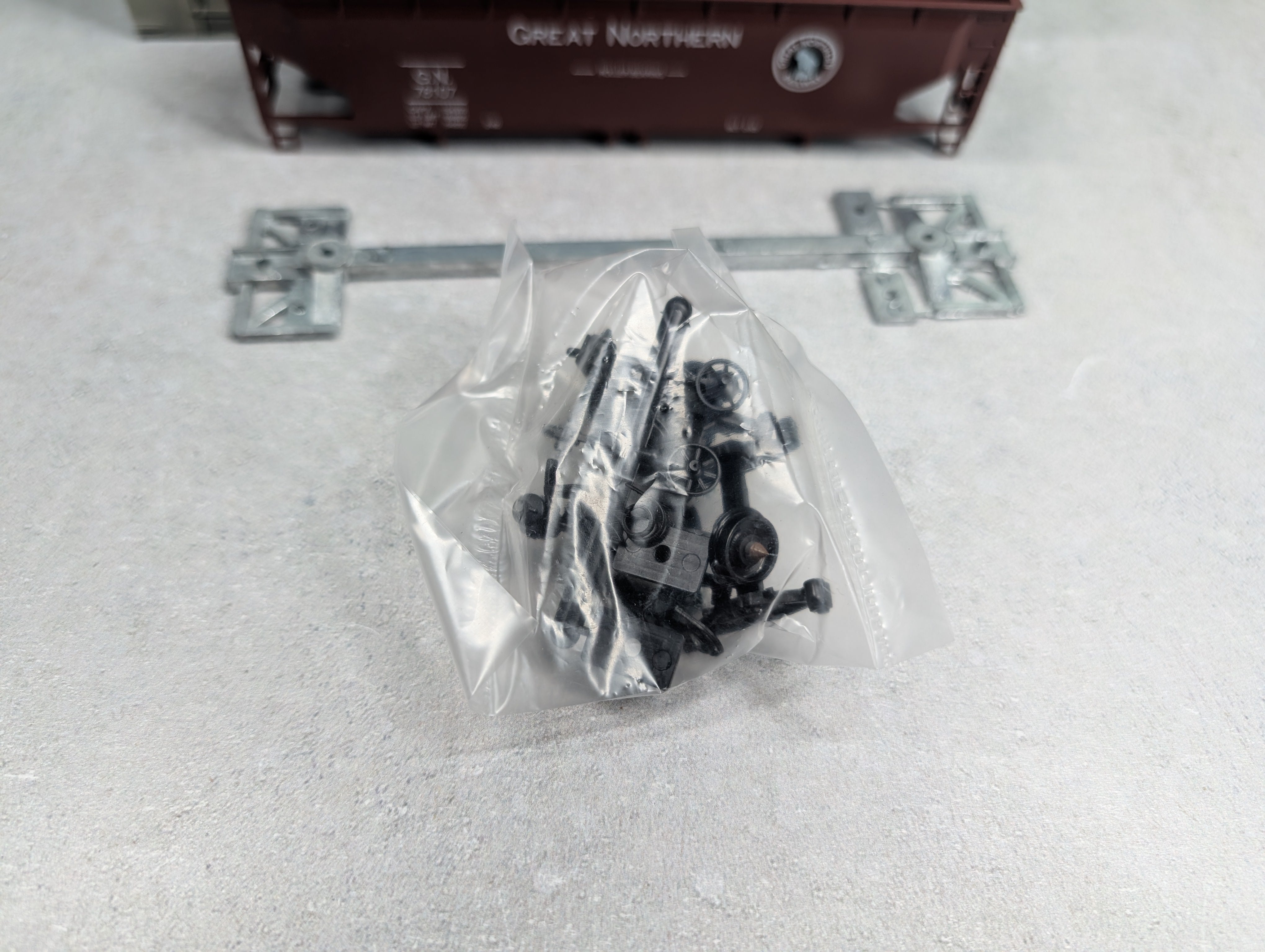 USED Roundhouse 7737 HO Scale Ballast Hopper Great Northern GN #78107 Small Letters KIT