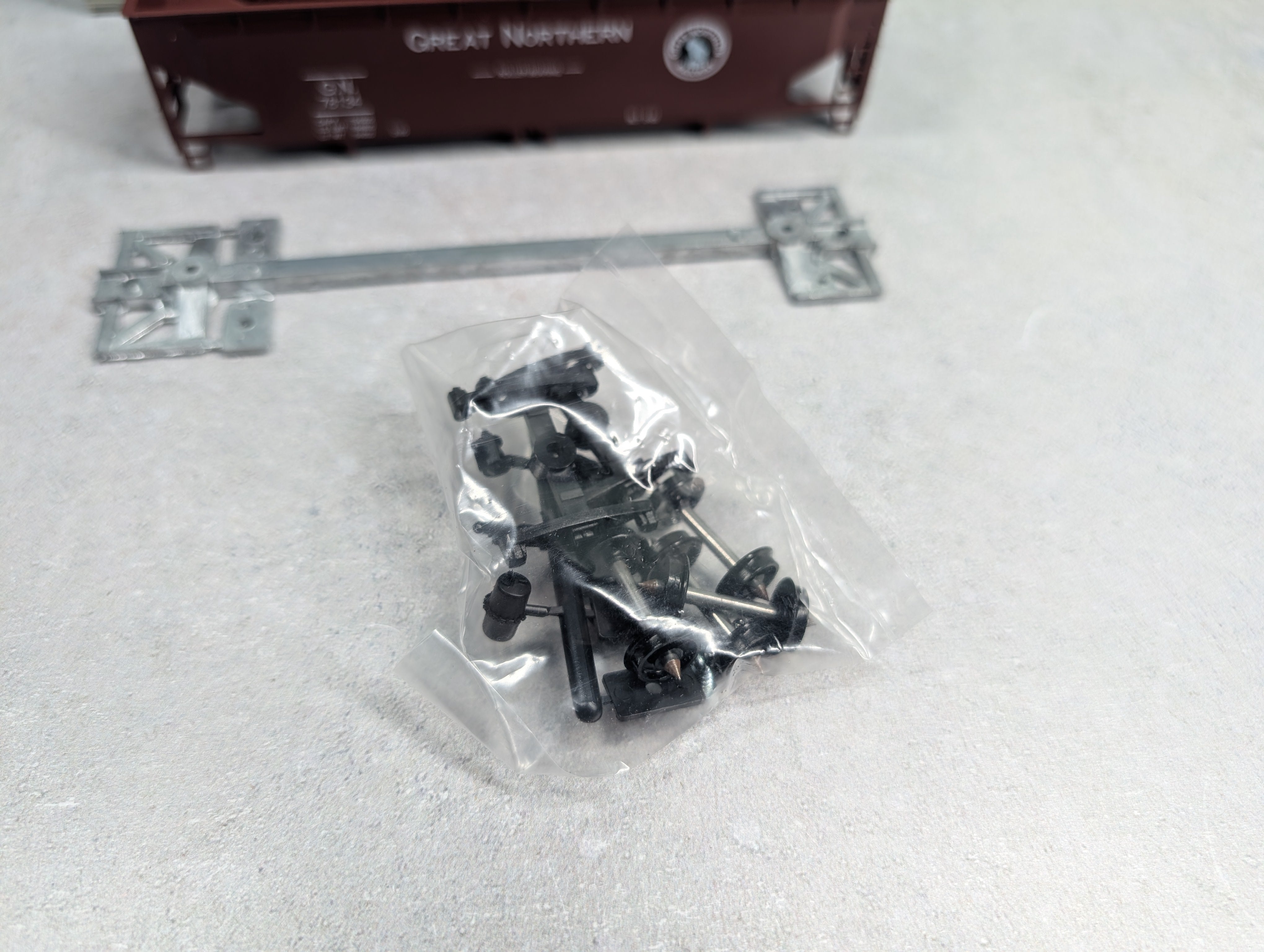 USED Roundhouse 7737 HO Scale Ballast Hopper Great Northern GN #78134 Small Letters KIT