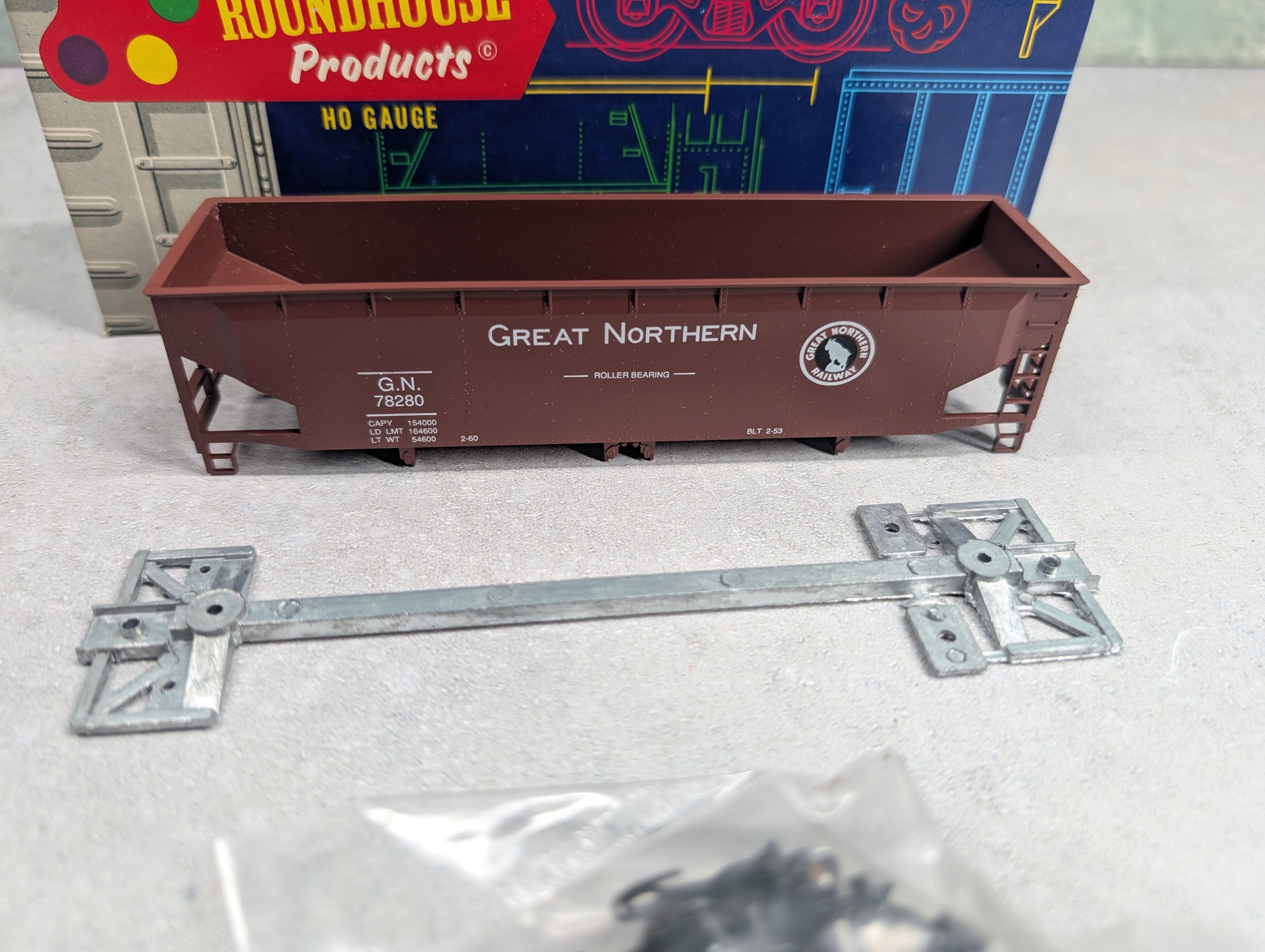 USED Roundhouse 7737 HO Scale Ballast Hopper Great Northern GN #78280 Small Letters KIT