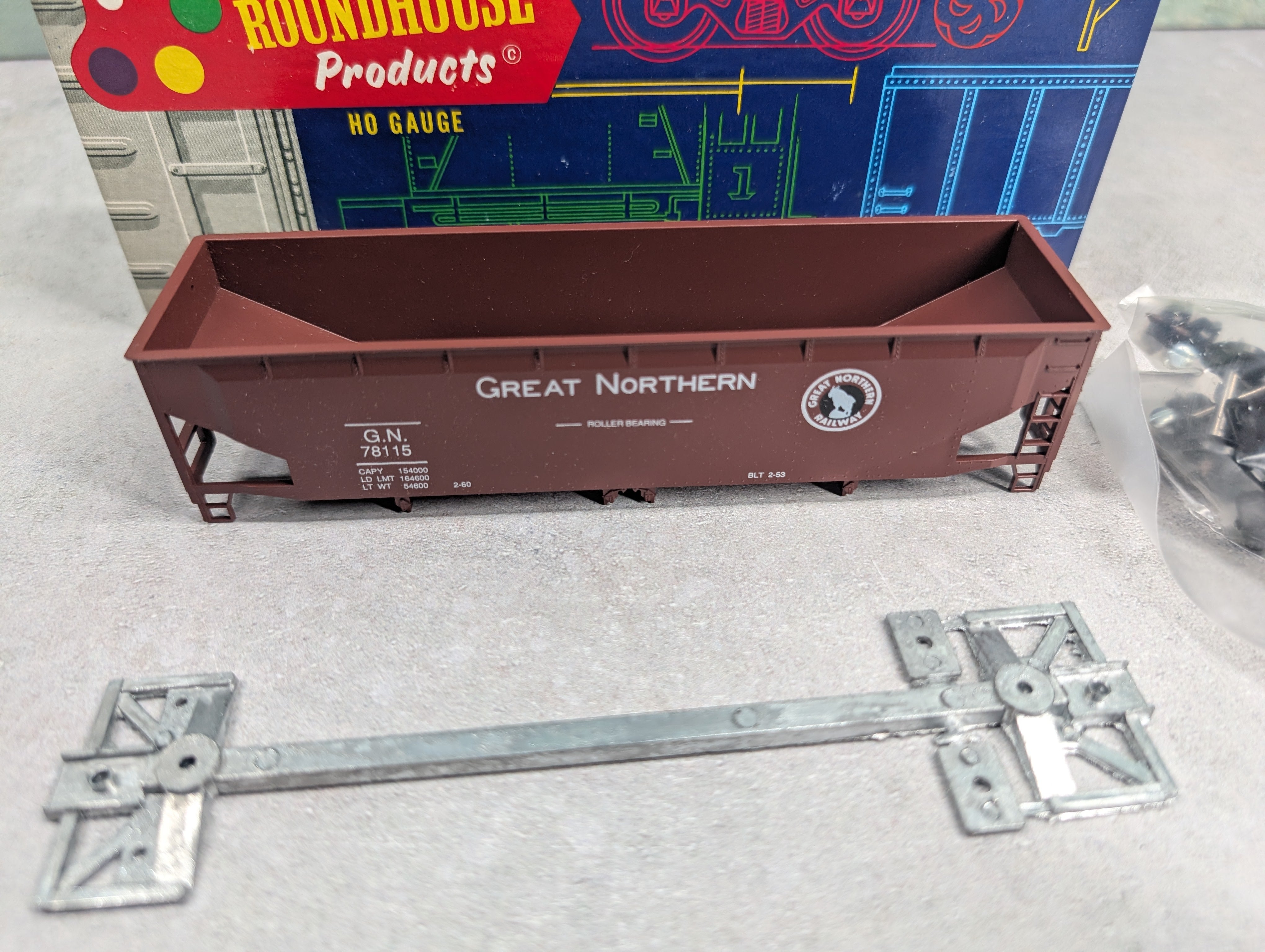 USED Roundhouse 7737 HO Scale Ballast Hopper Great Northern GN #78115 Small Letters KIT