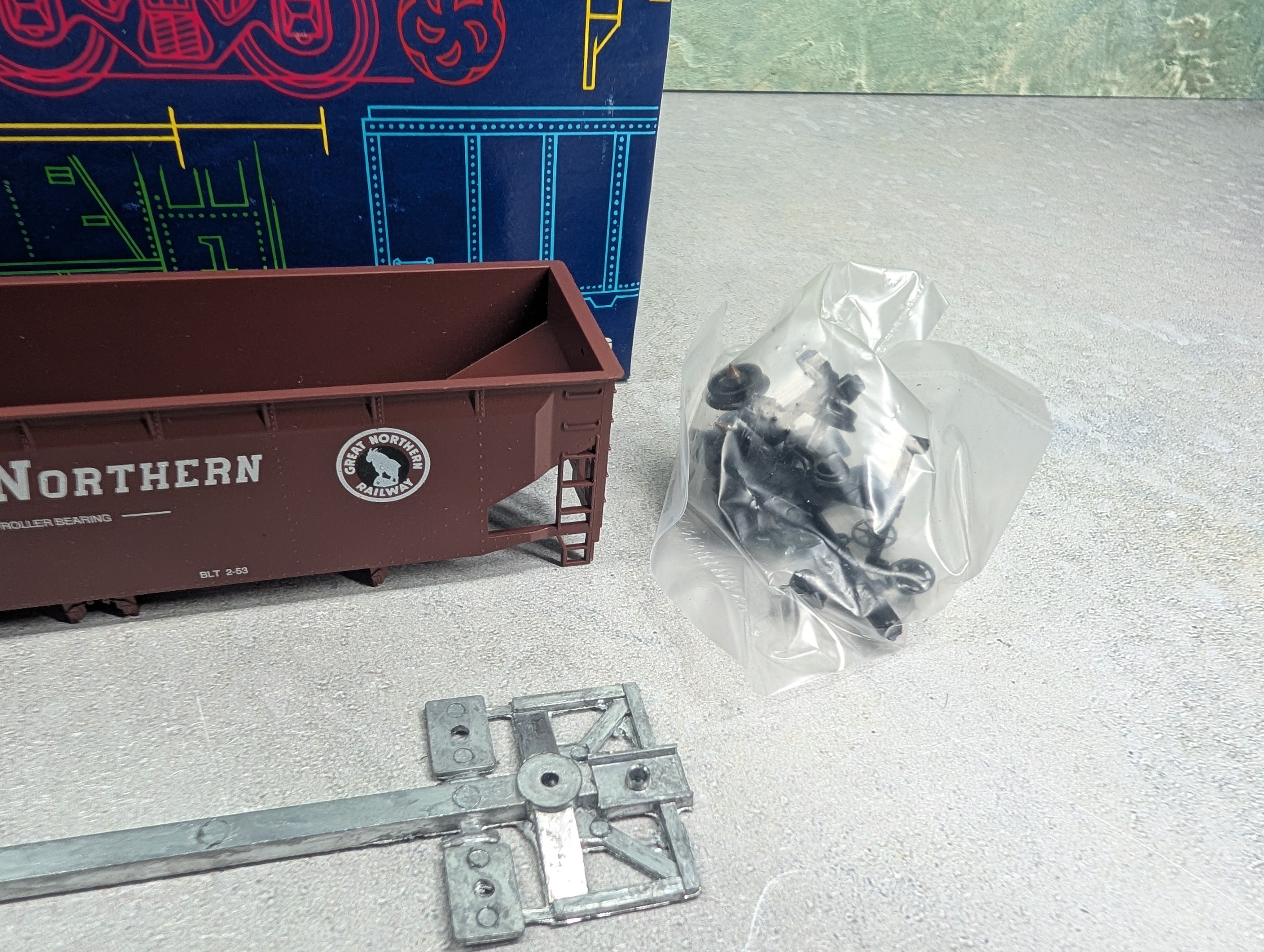 USED Roundhouse 7736 HO Scale Ballast Hopper Great Northern GN #78020 Large Letters KIT