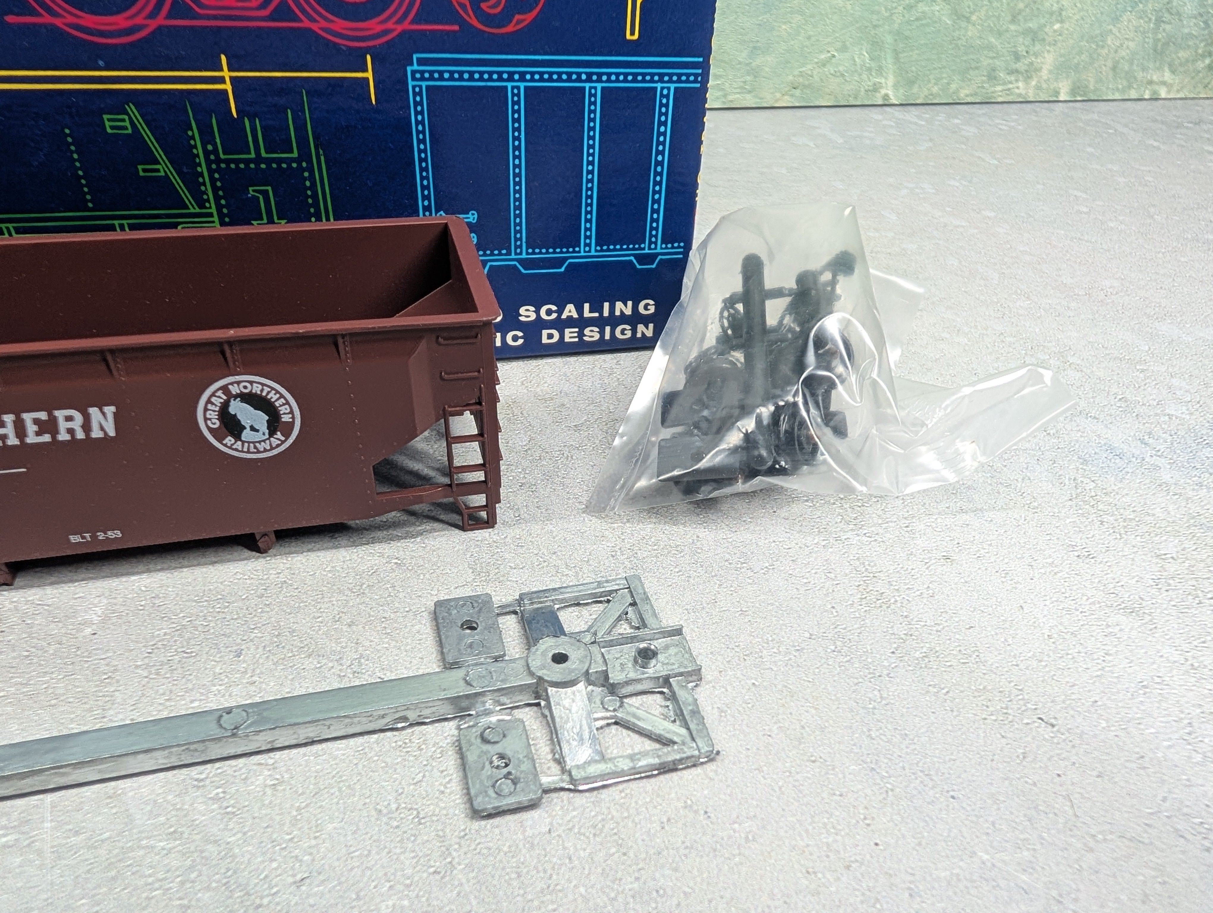 USED Roundhouse 7736 HO Scale Ballast Hopper Great Northern GN #78001 Large Letters KIT