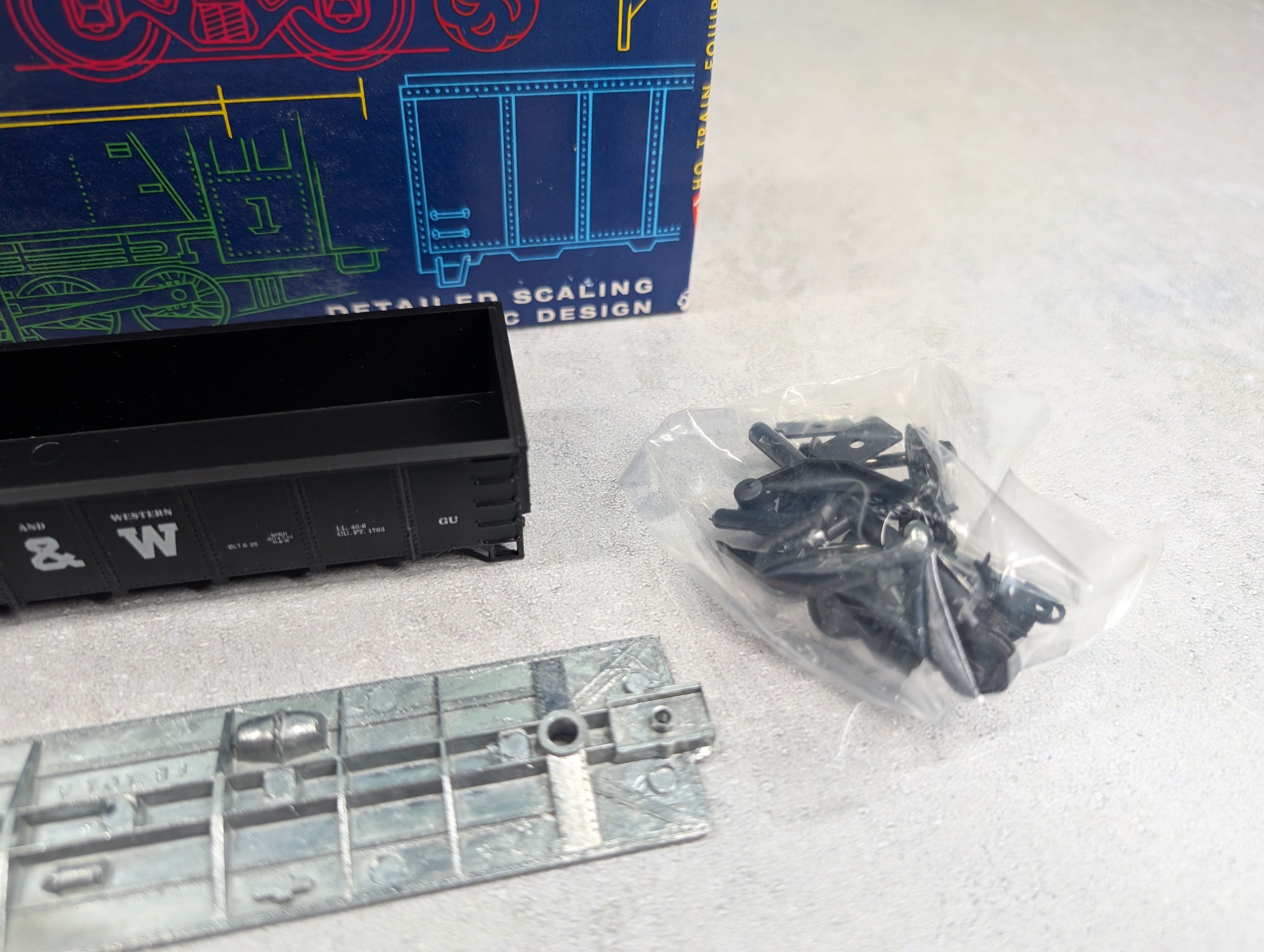 USED Roundhouse 3252 HO Scale 40' Peak-End Gondola Norfolk & Western N&W #95684 KIT