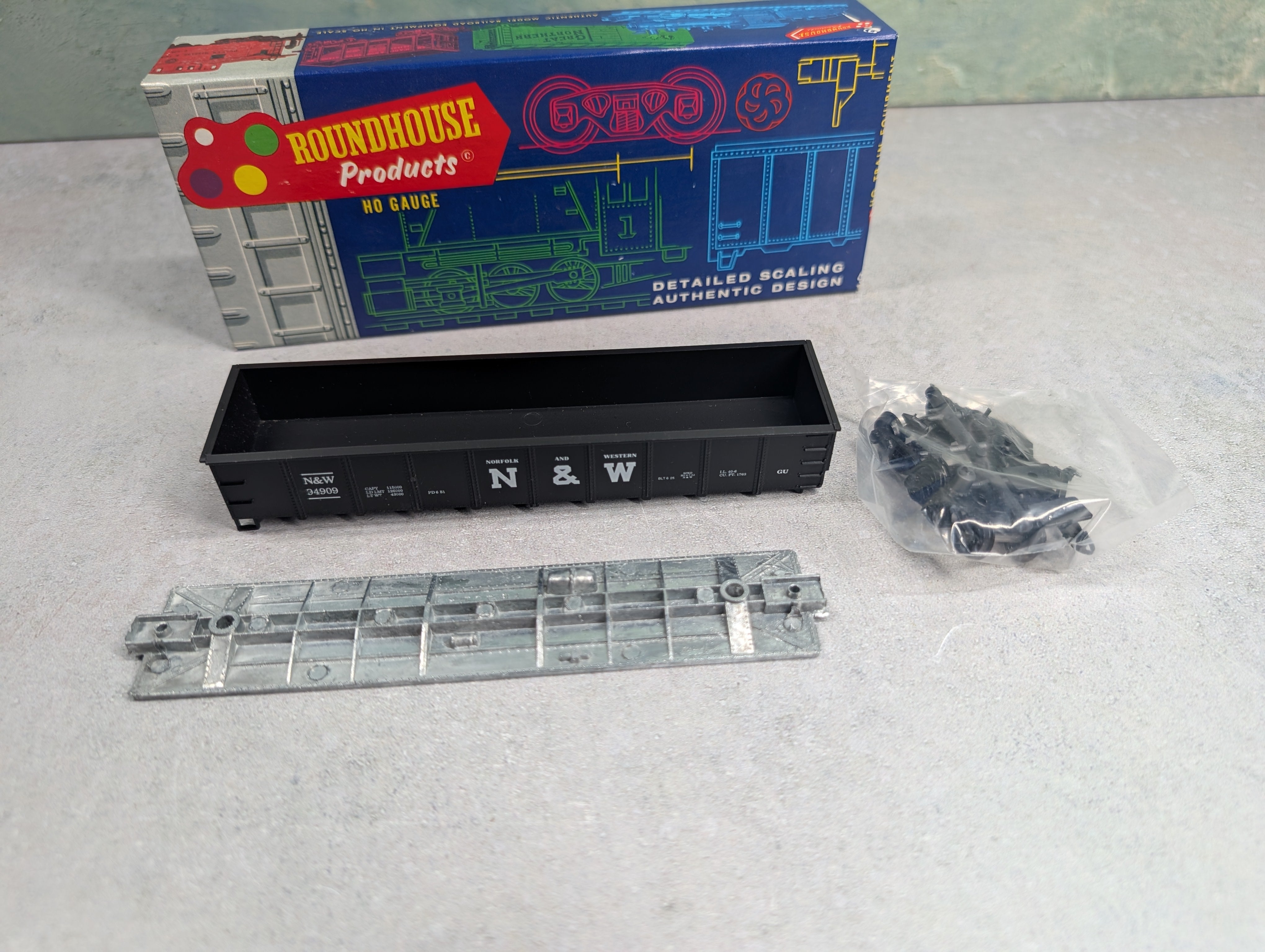 USED Roundhouse 3252 HO Scale 40' Peak-End Gondola Norfolk & Western N&W #34909 KIT