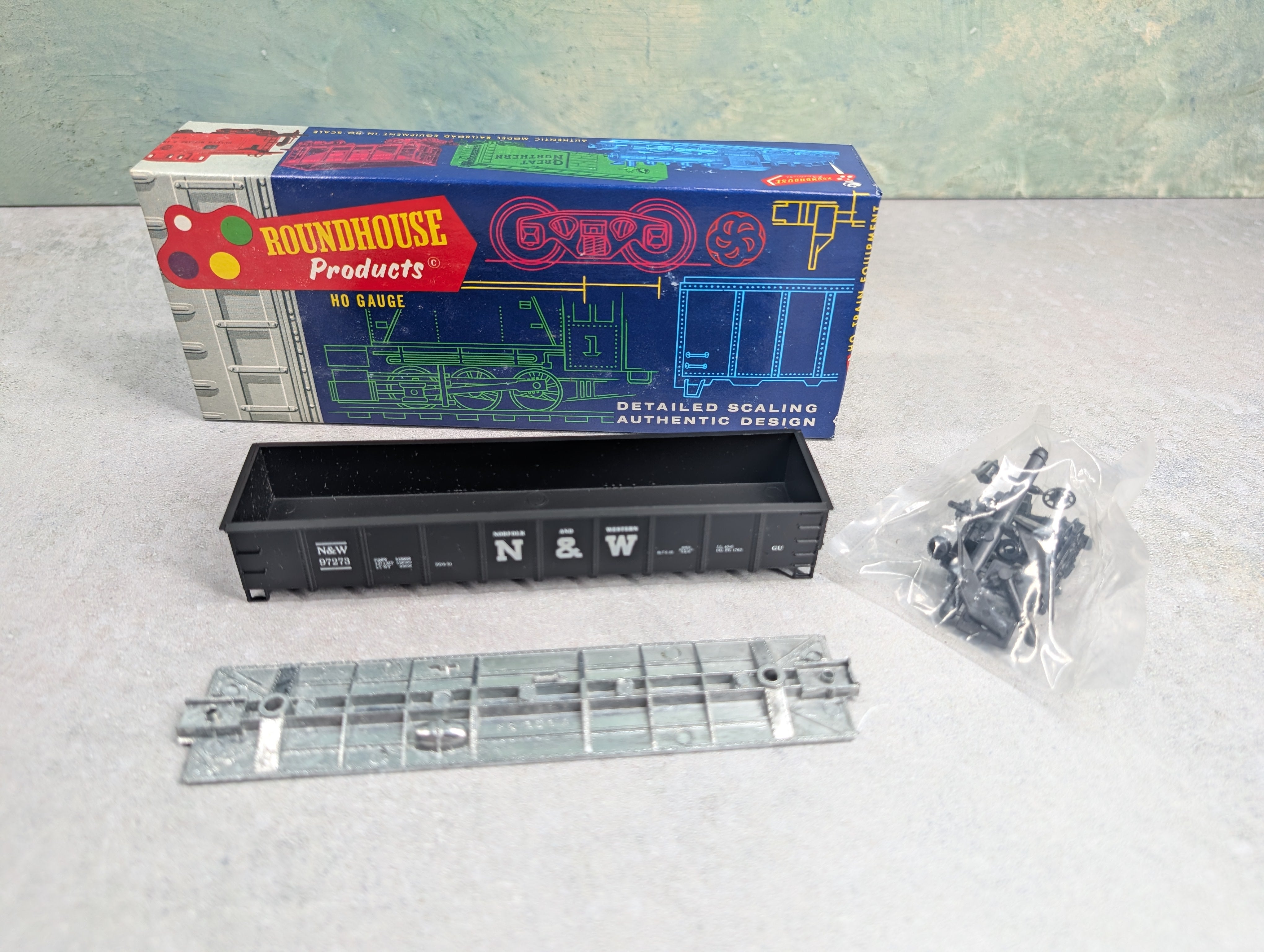 USED Roundhouse 3252 HO Scale 40' Peak-End Gondola Norfolk & Western N&W #97273 KIT