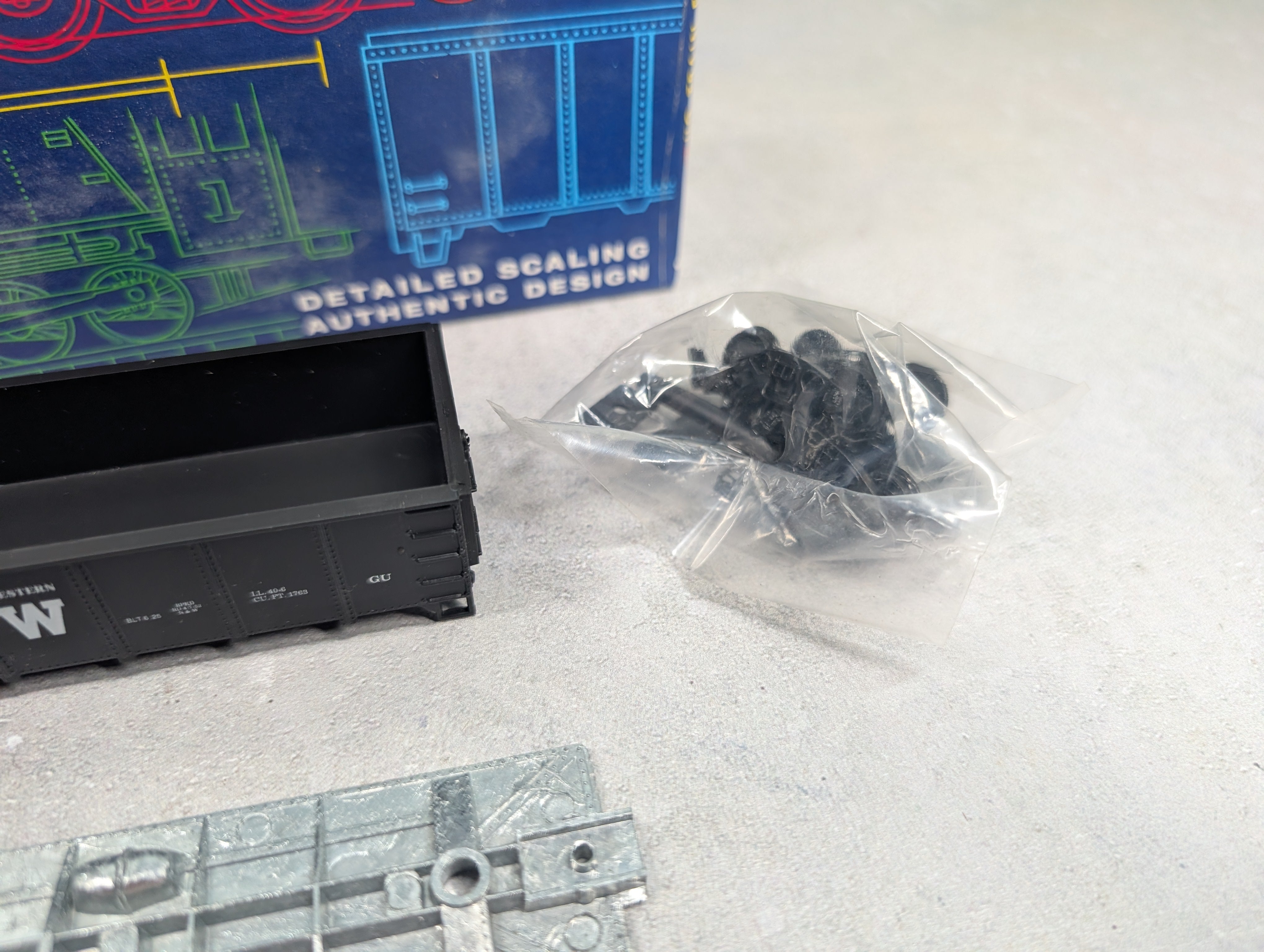 USED Roundhouse 3252 HO Scale 40' Peak-End Gondola Norfolk & Western N&W #92955 KIT