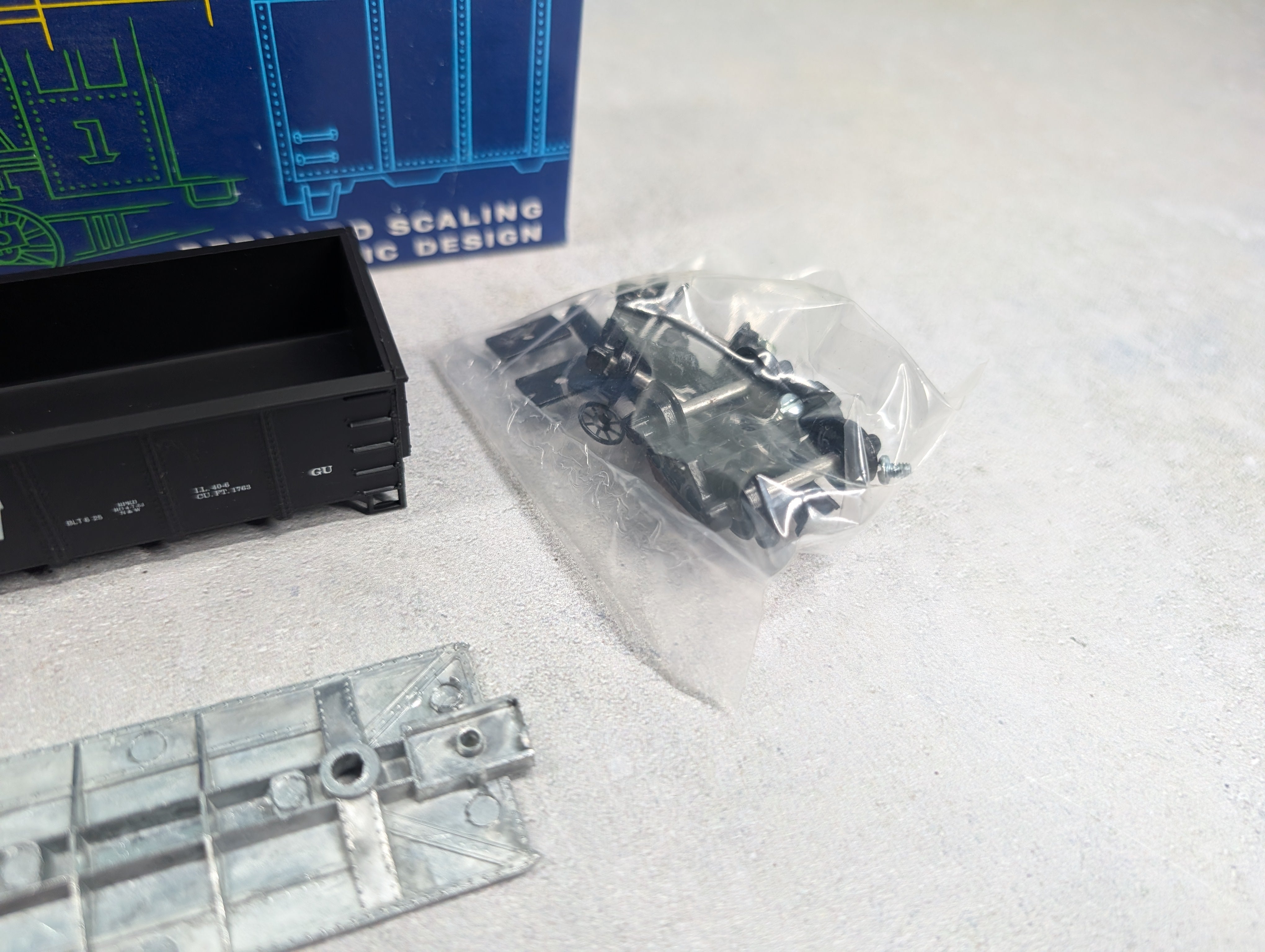 USED Roundhouse 3252 HO Scale 40' Peak-End Gondola Norfolk & Western N&W #93600 KIT