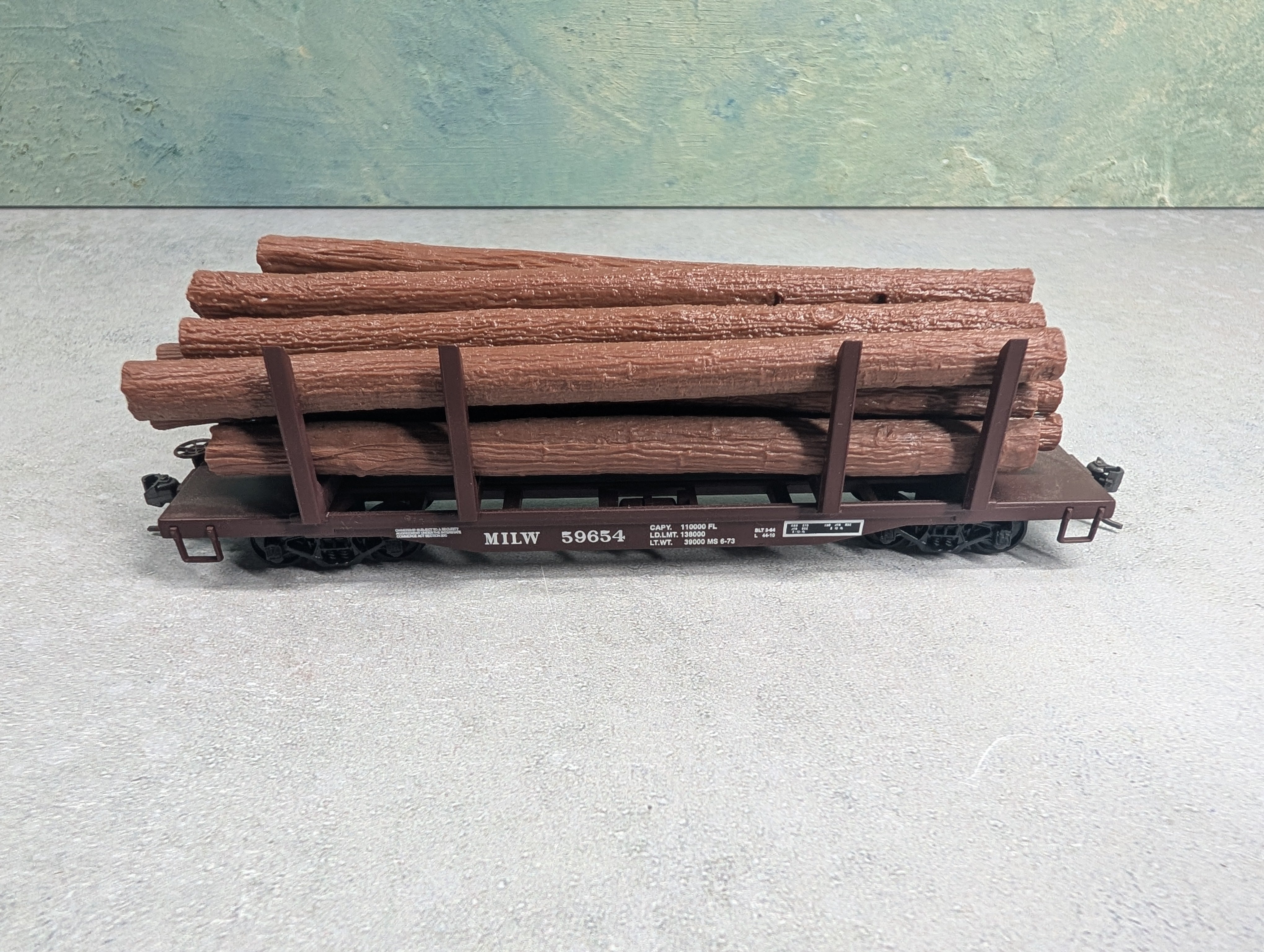 USED Walthers 932-34001 HO Scale 45' Logging Flat Cars w/ Logs Milwaukee Road (3 pcs)