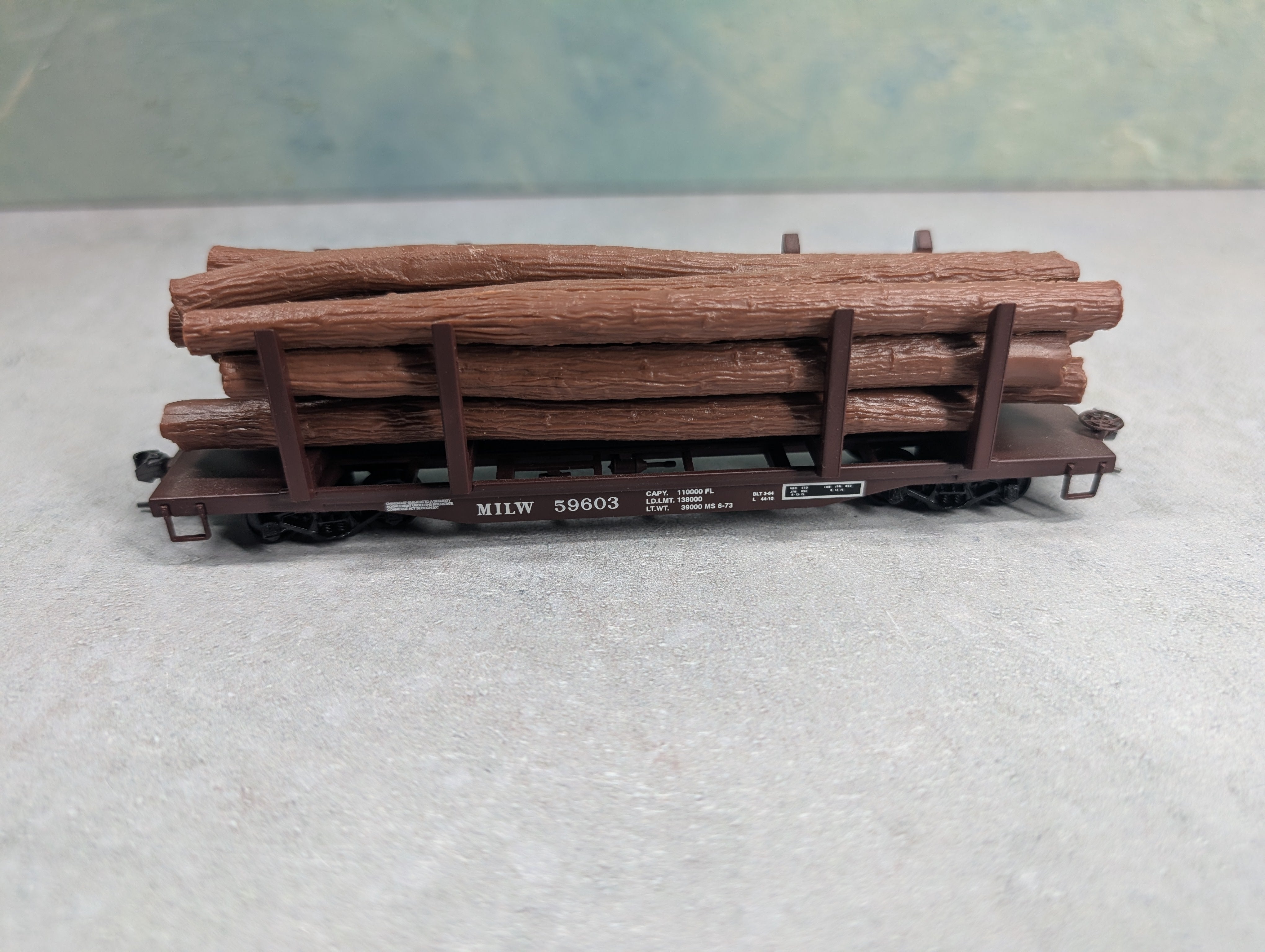 USED Walthers 932-34001 HO Scale 45' Logging Flat Cars w/ Logs Milwaukee Road (3 pcs)