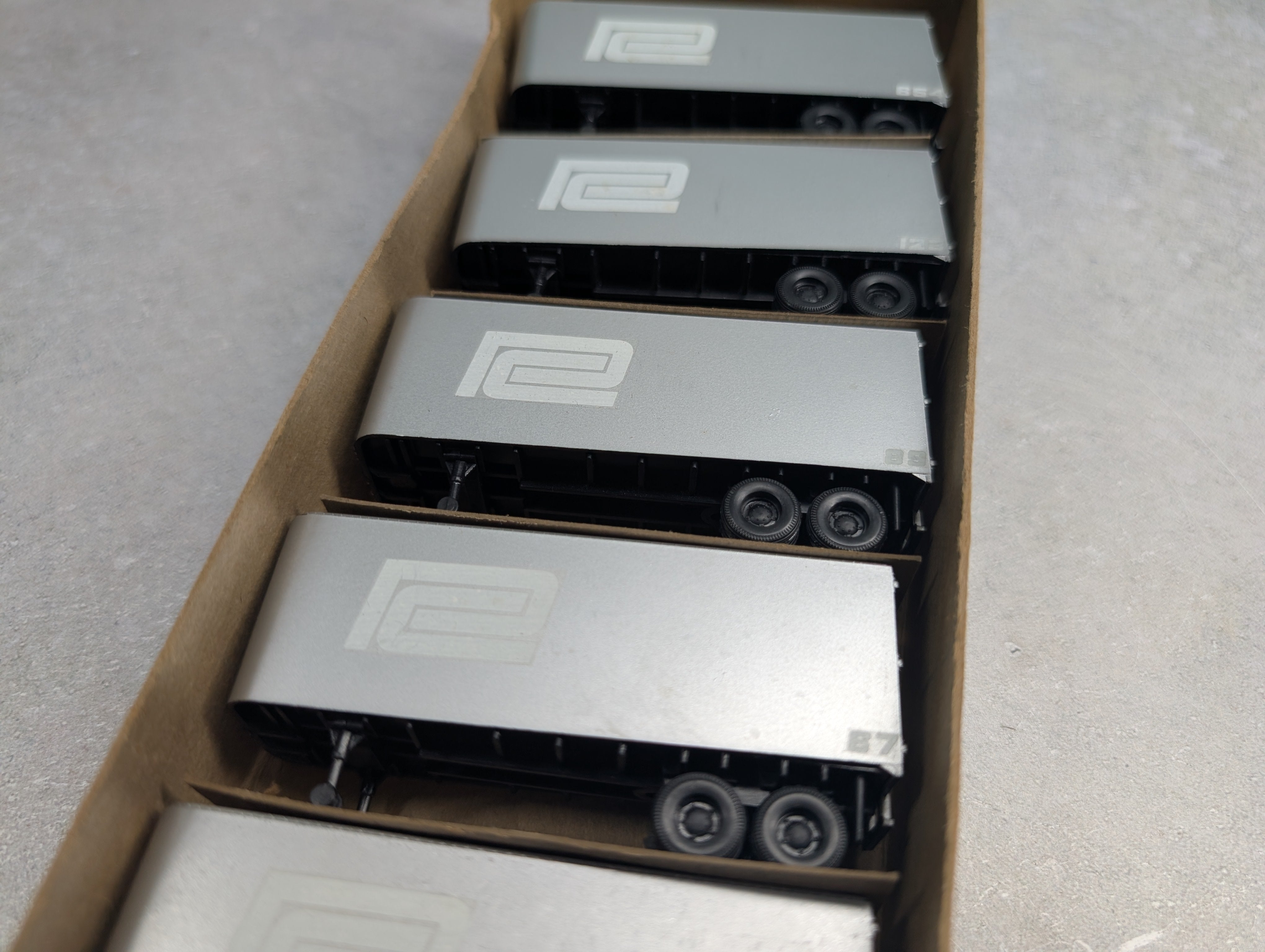 USED Athearn HO Scale 24' Piggyback Trailers Penn Central Custom w/ Decals (7 pcs)