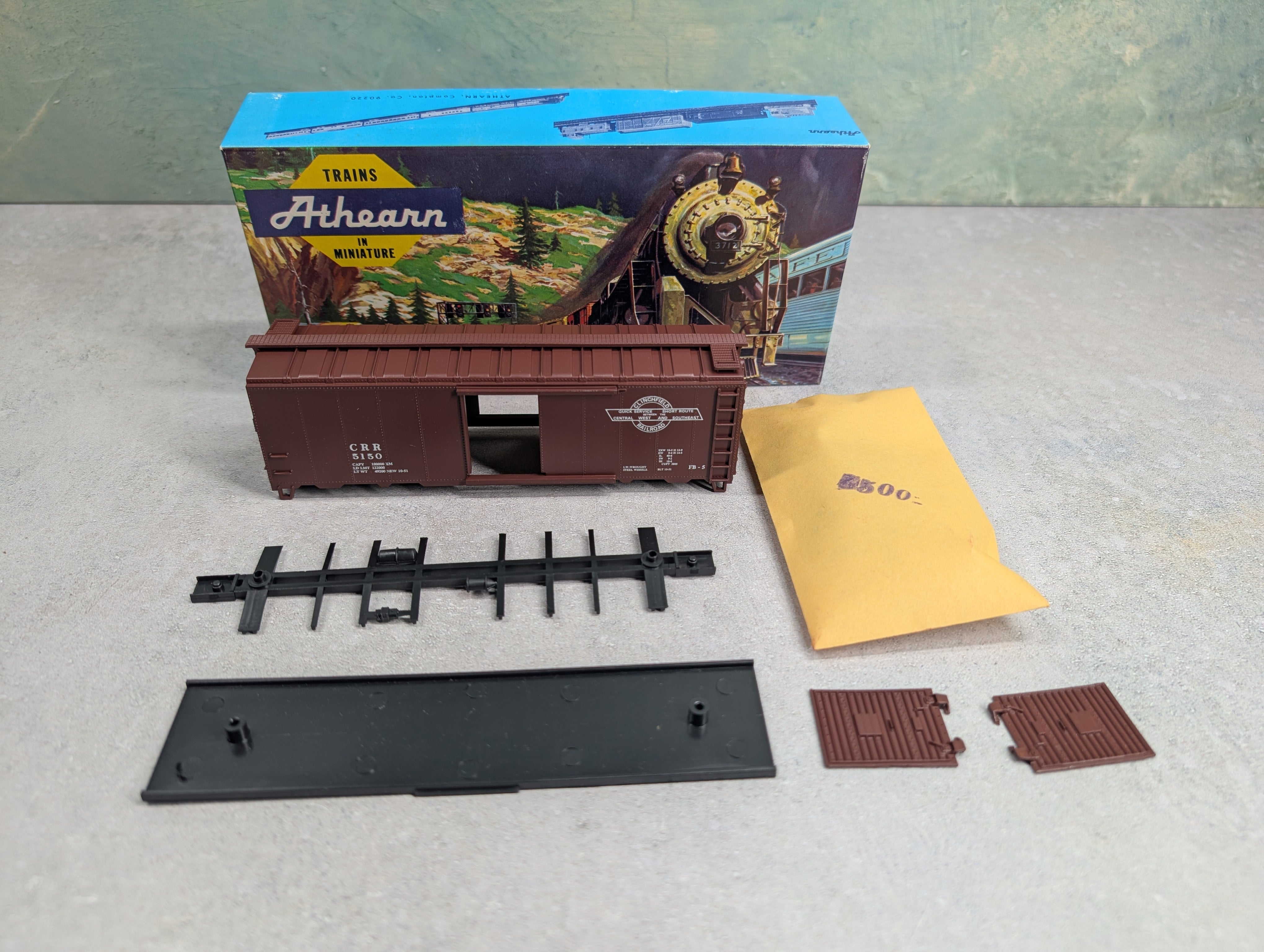 USED Athearn #1147-2 HO Scale 40' Box Car Clinchfield CRR #5150 Bev-Bel KIT
