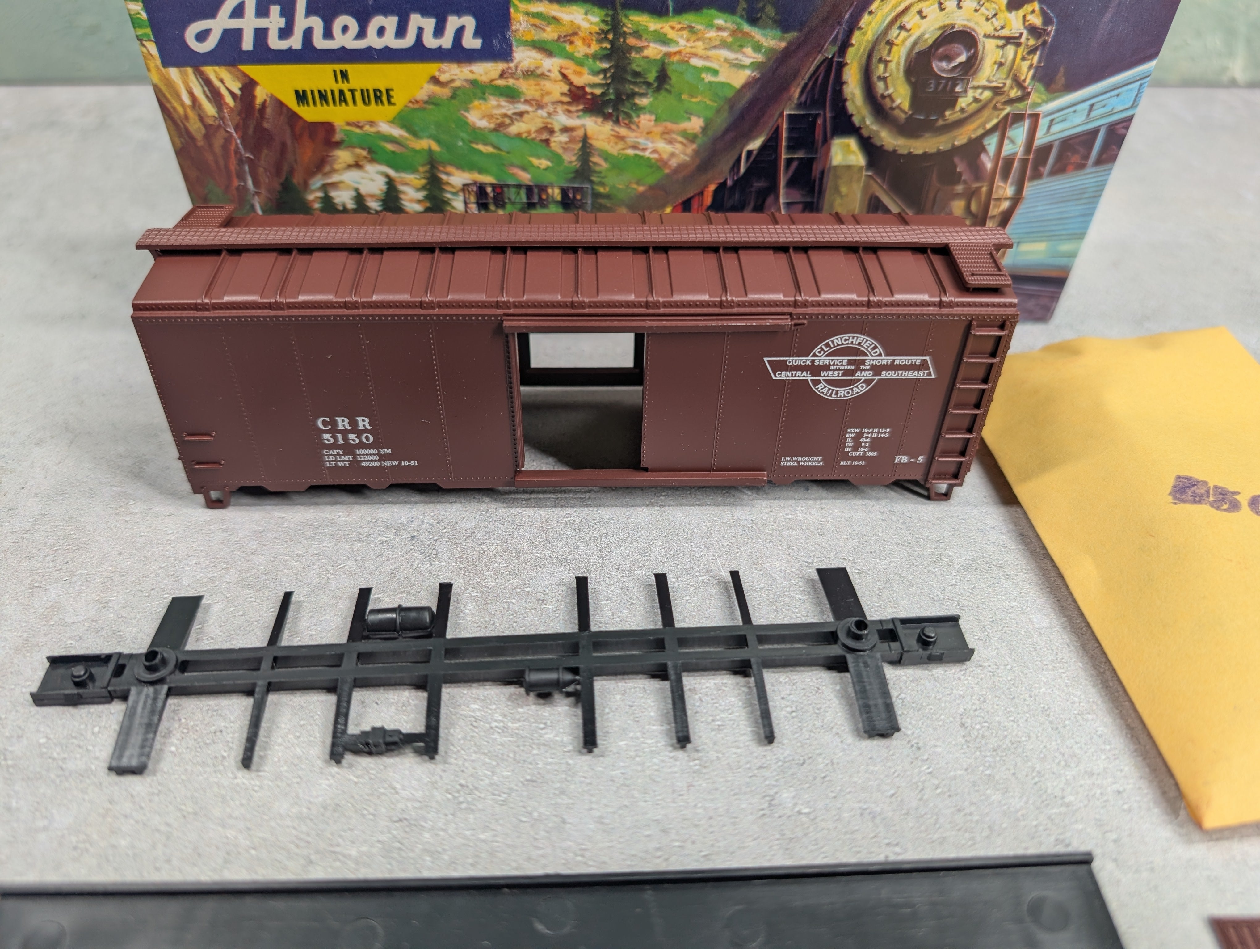 USED Athearn #1147-2 HO Scale 40' Box Car Clinchfield CRR #5150 Bev-Bel KIT