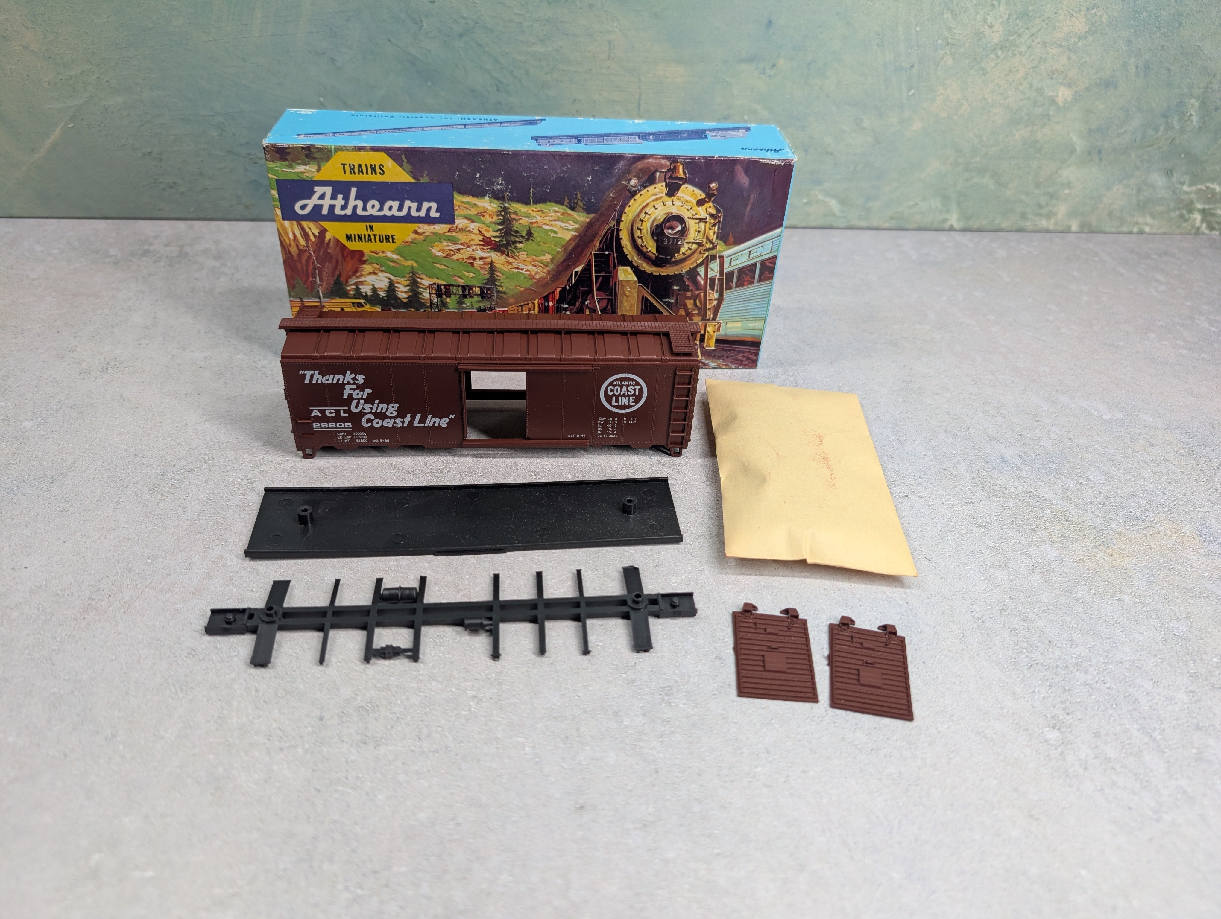 USED Athearn #811 HO Scale 40' Box Car Atlantic Coast Line ACL #28205 Bev-Bel KIT