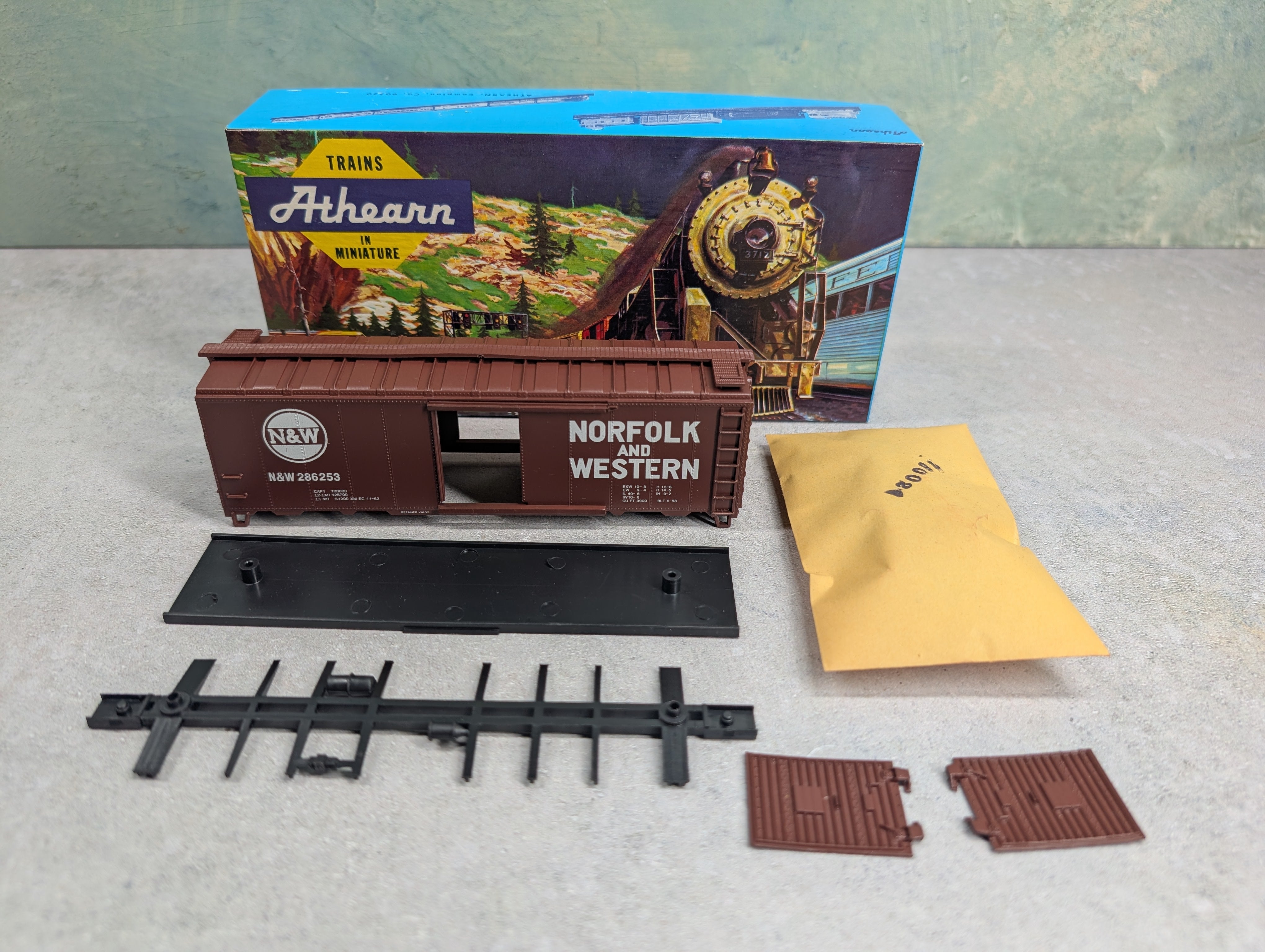 USED Athearn #451-1 HO Scale 40' Box Car Norfolk & Western N&W #286253 Bev-Bel KIT