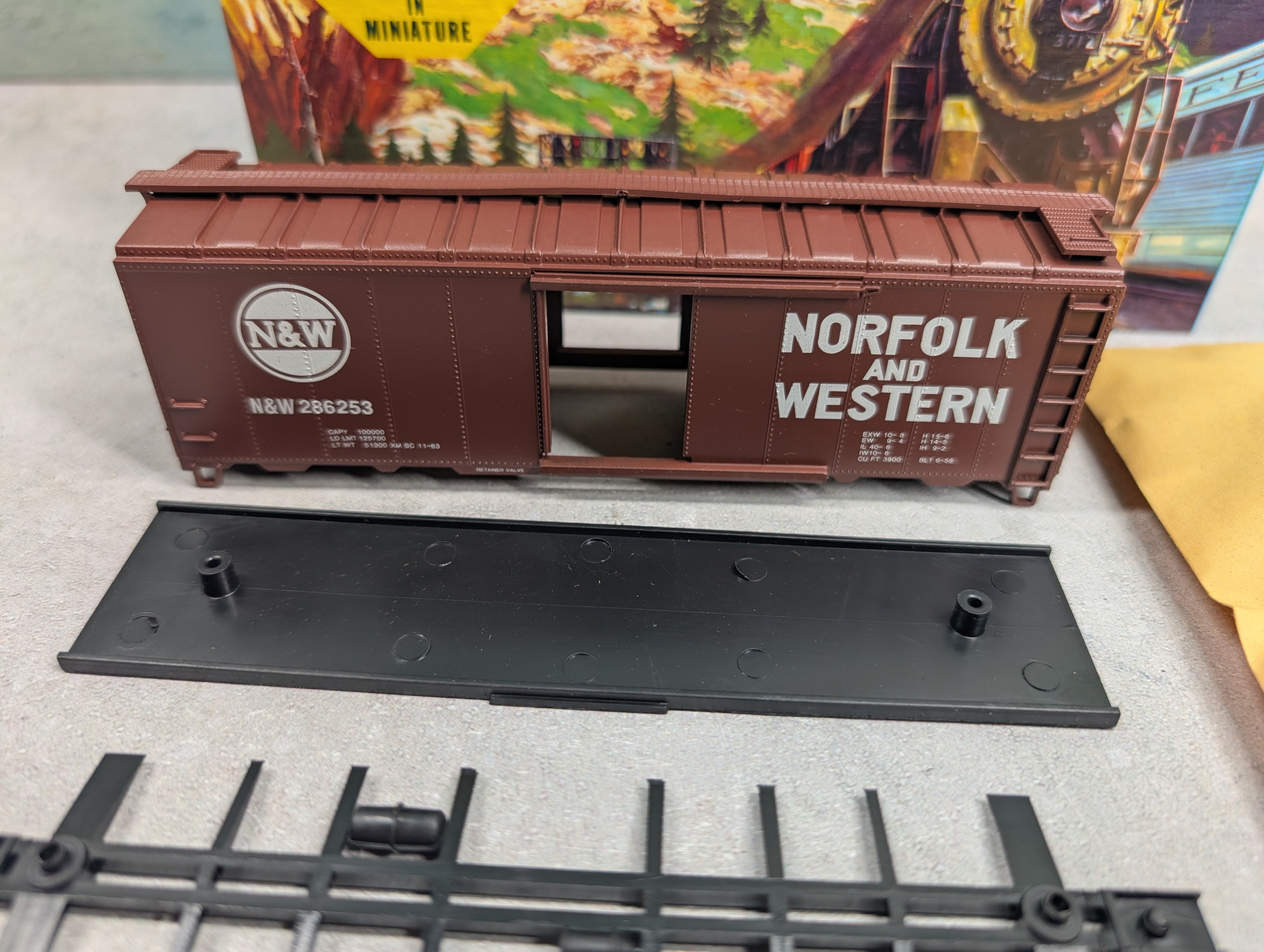 USED Athearn #451-1 HO Scale 40' Box Car Norfolk & Western N&W #286253 Bev-Bel KIT