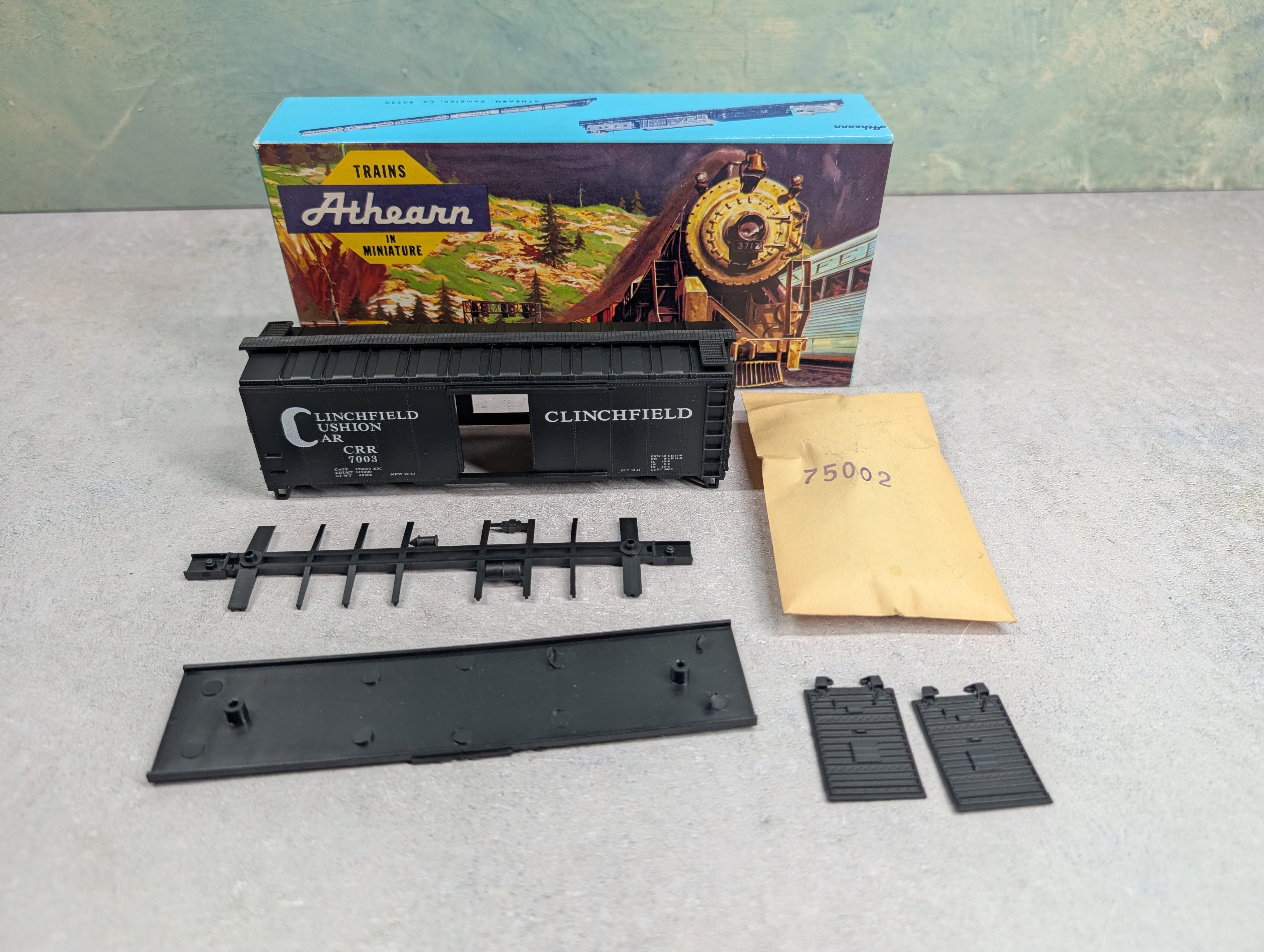 USED Athearn #1455 HO Scale 40' Box Car Clinchfield CRR #7003 Bev-Bel KIT