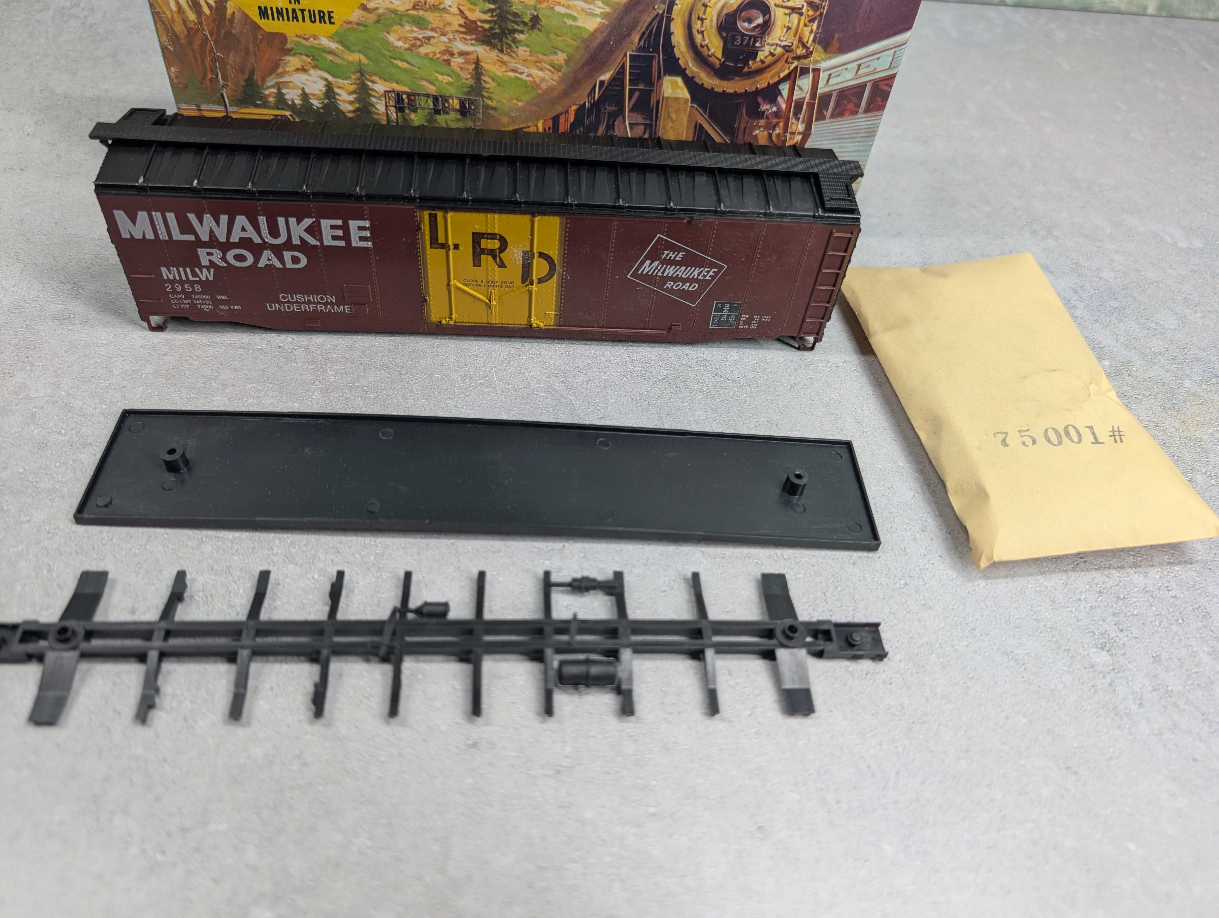 USED Athearn HO Scale 50' PD Box Car Milwaukee Road MILW #2958 BlackHawk Models KIT