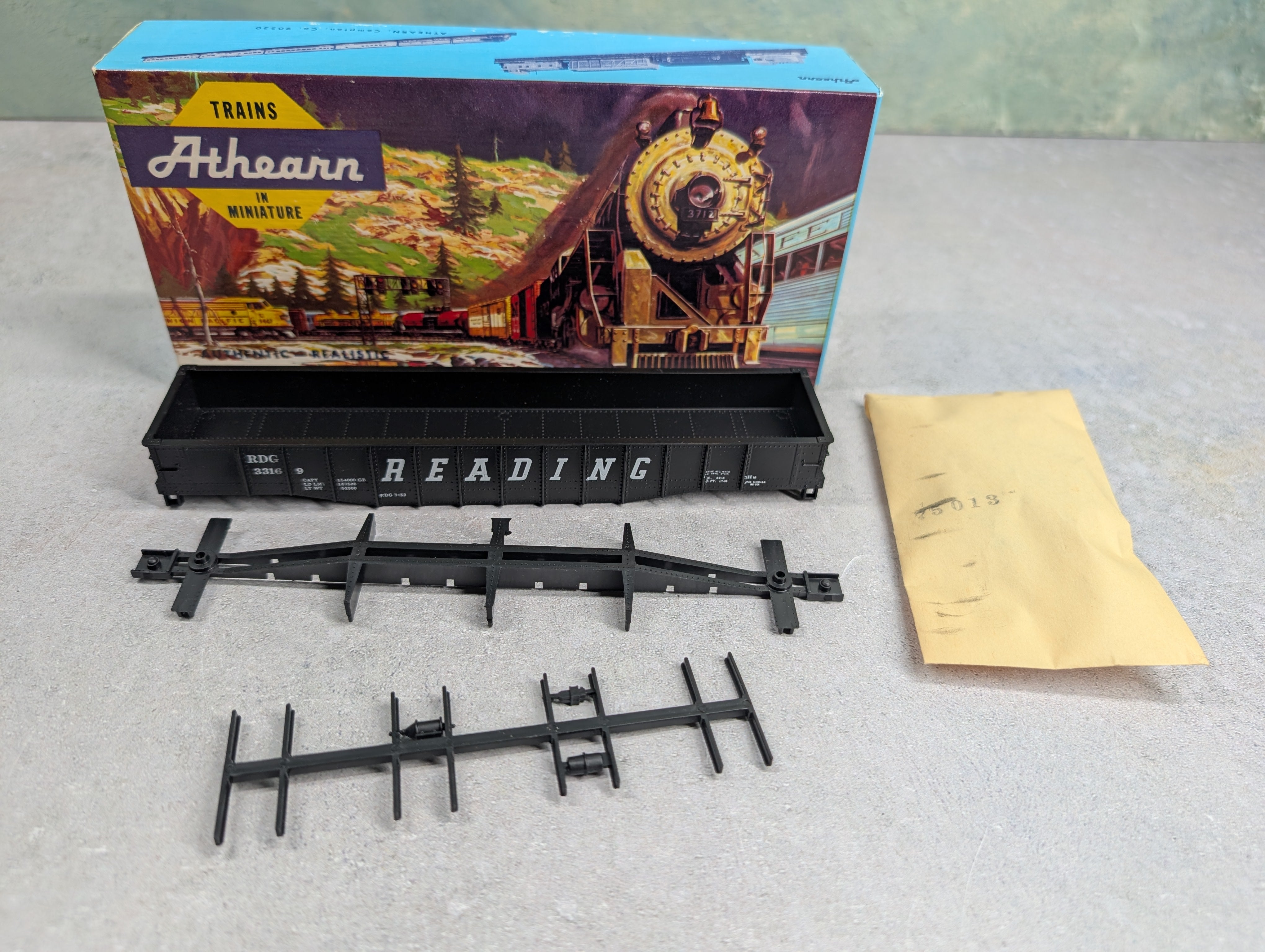 USED Athearn #1327 HO Scale 50' Gondola Reading RDG #33169 Bev-Bel KIT
