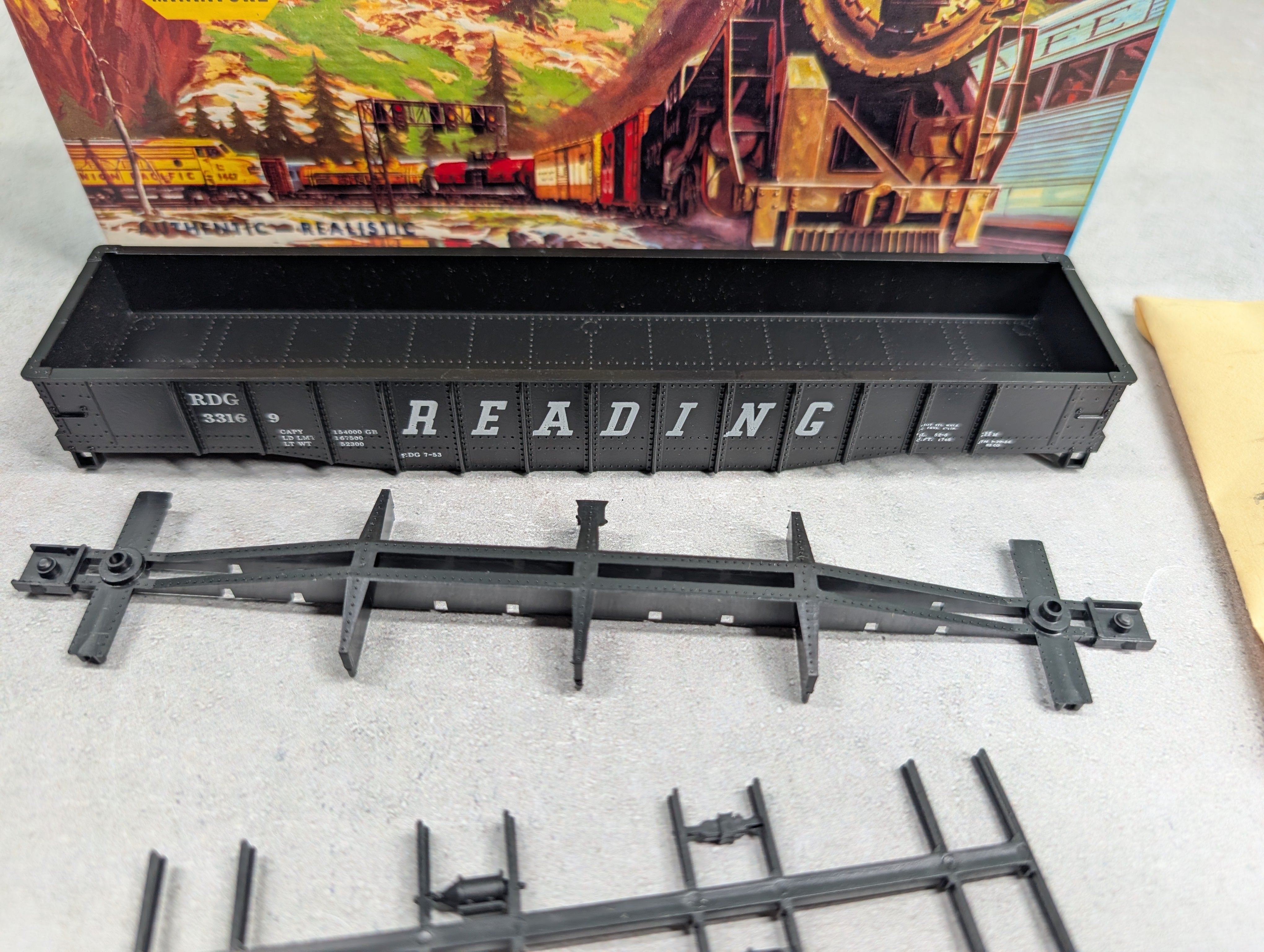 USED Athearn #1327 HO Scale 50' Gondola Reading RDG #33169 Bev-Bel KIT