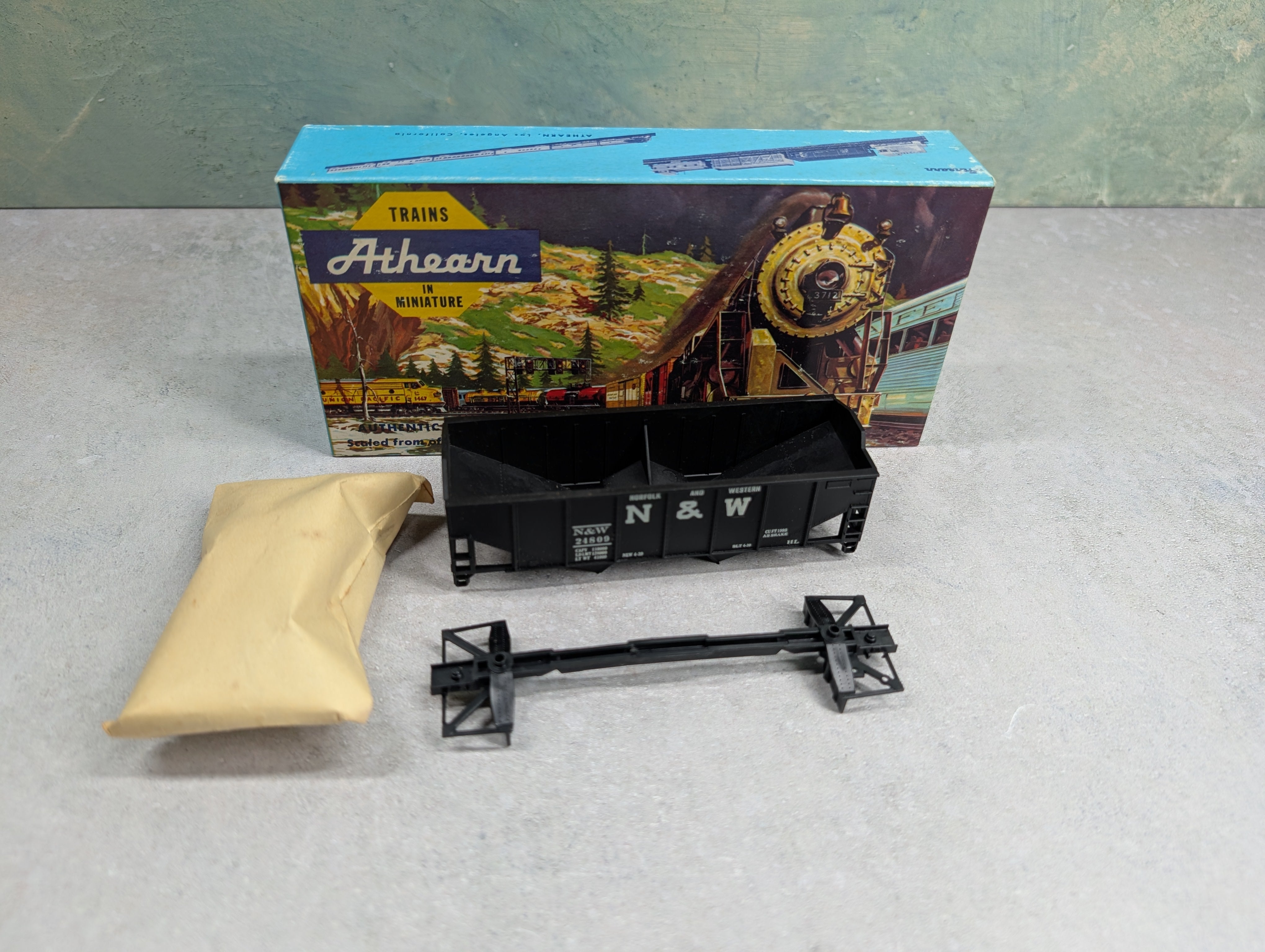 USED Athearn HO Scale 2 Bay 34' Ribbed-Side Hopper Norfolk & Western N&W #24809 Custom KIT