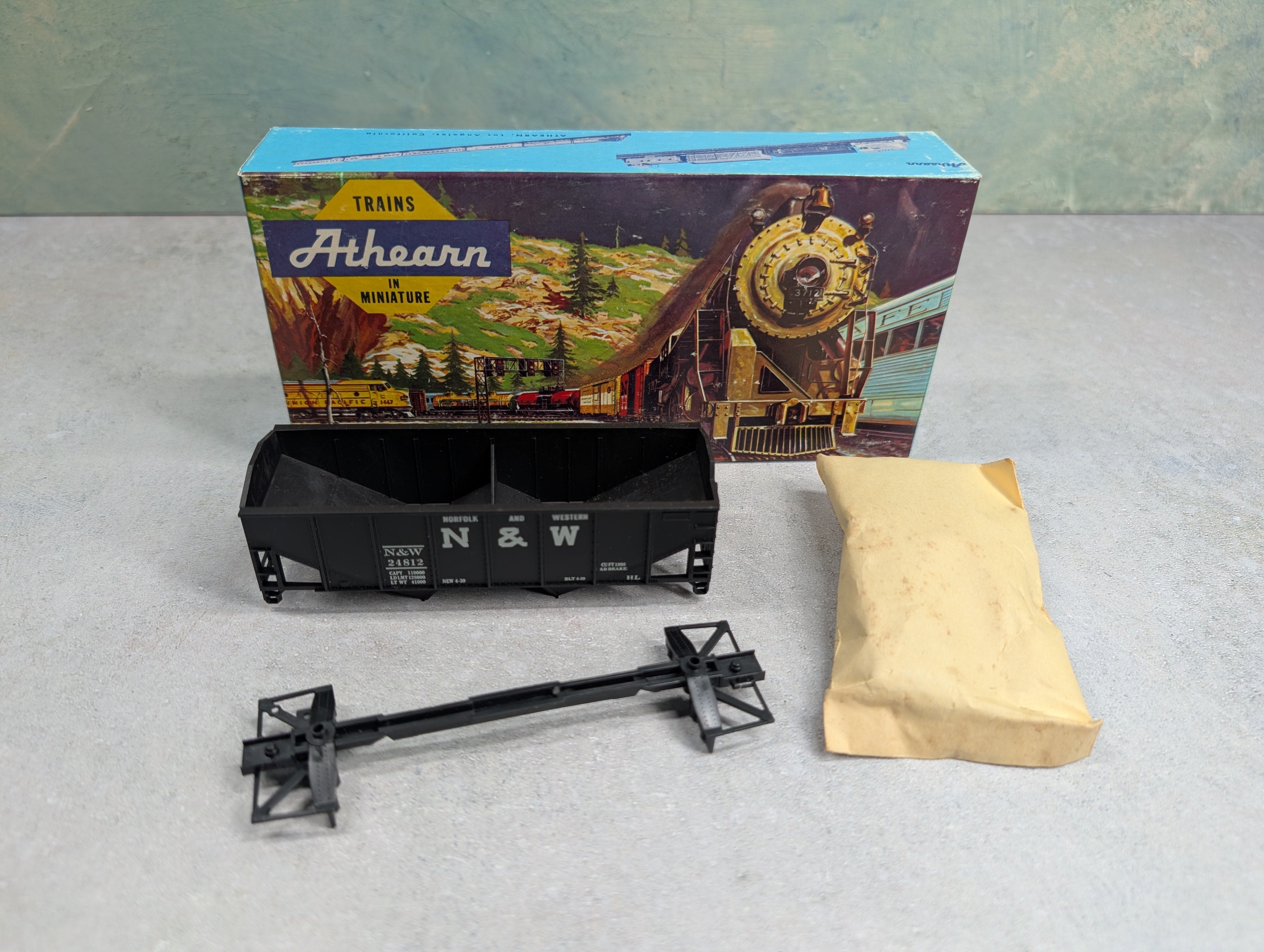 USED Athearn HO Scale 2 Bay 34' Ribbed-Side Hopper Norfolk & Western N&W #24812 Custom KIT