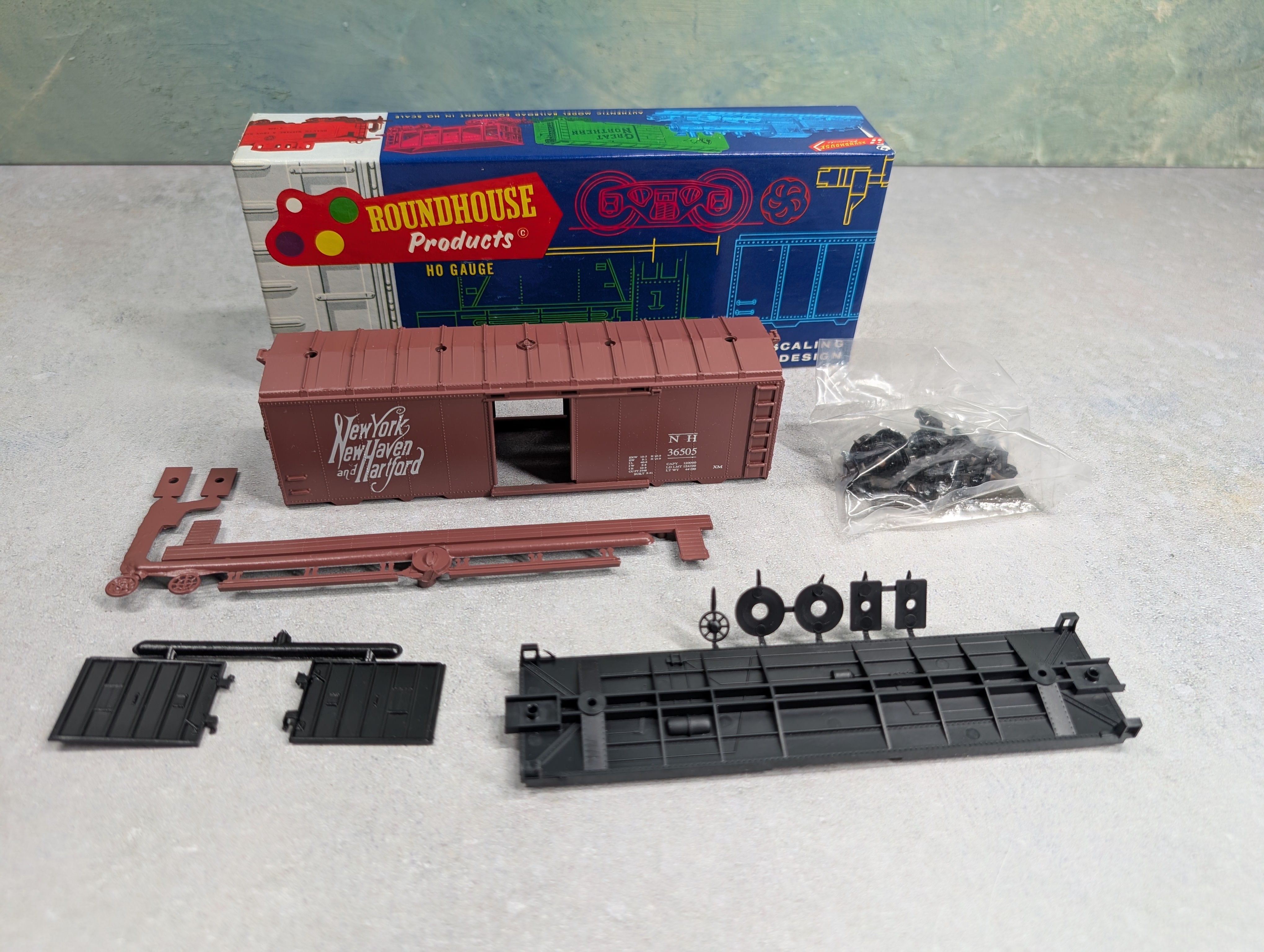USED Roundhouse 7742 HO Scale 40' Box Car New Haven NH #36505 KIT