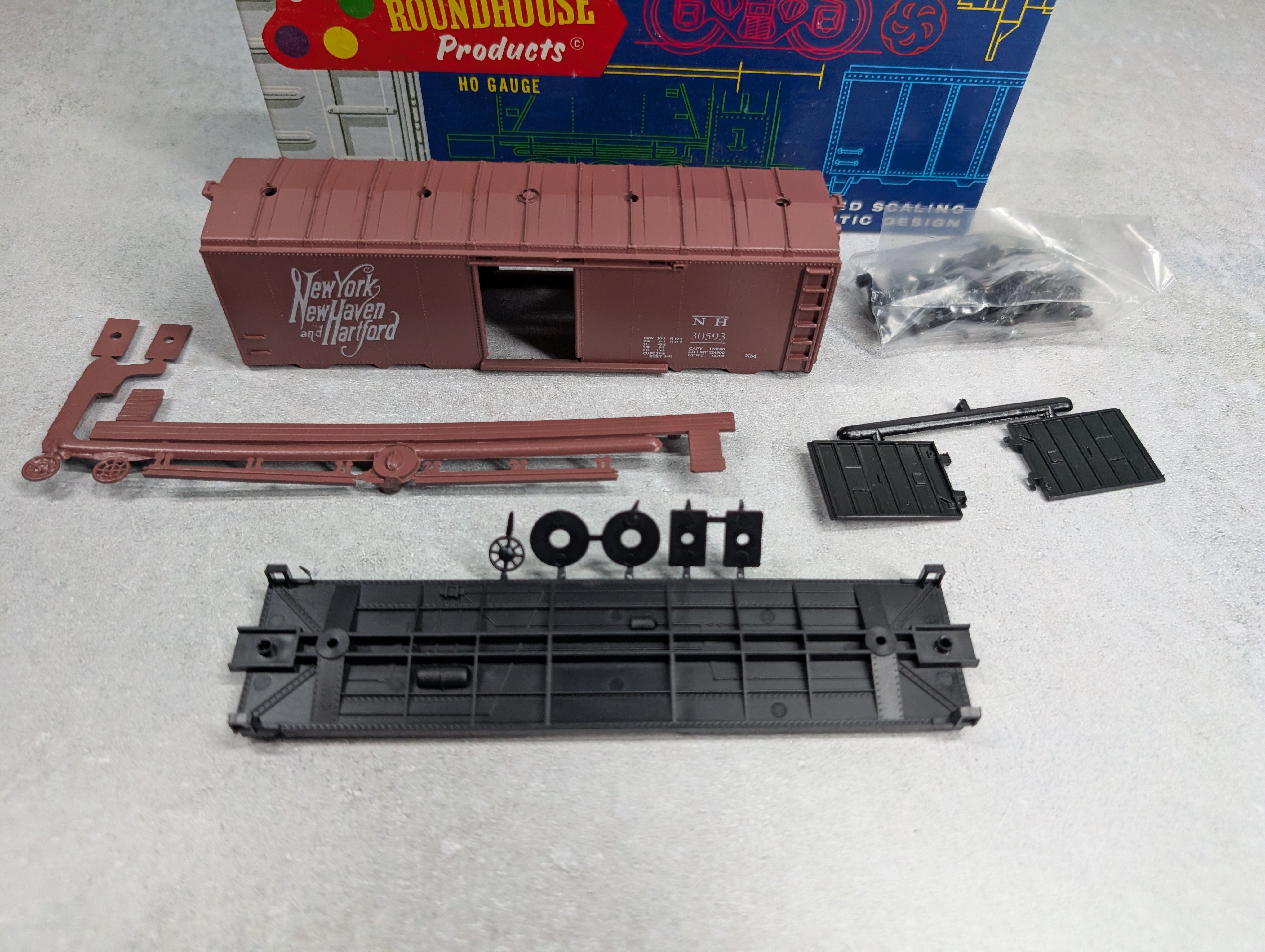 USED Roundhouse 7742 HO Scale 40' Box Car New Haven NH #30593 KIT