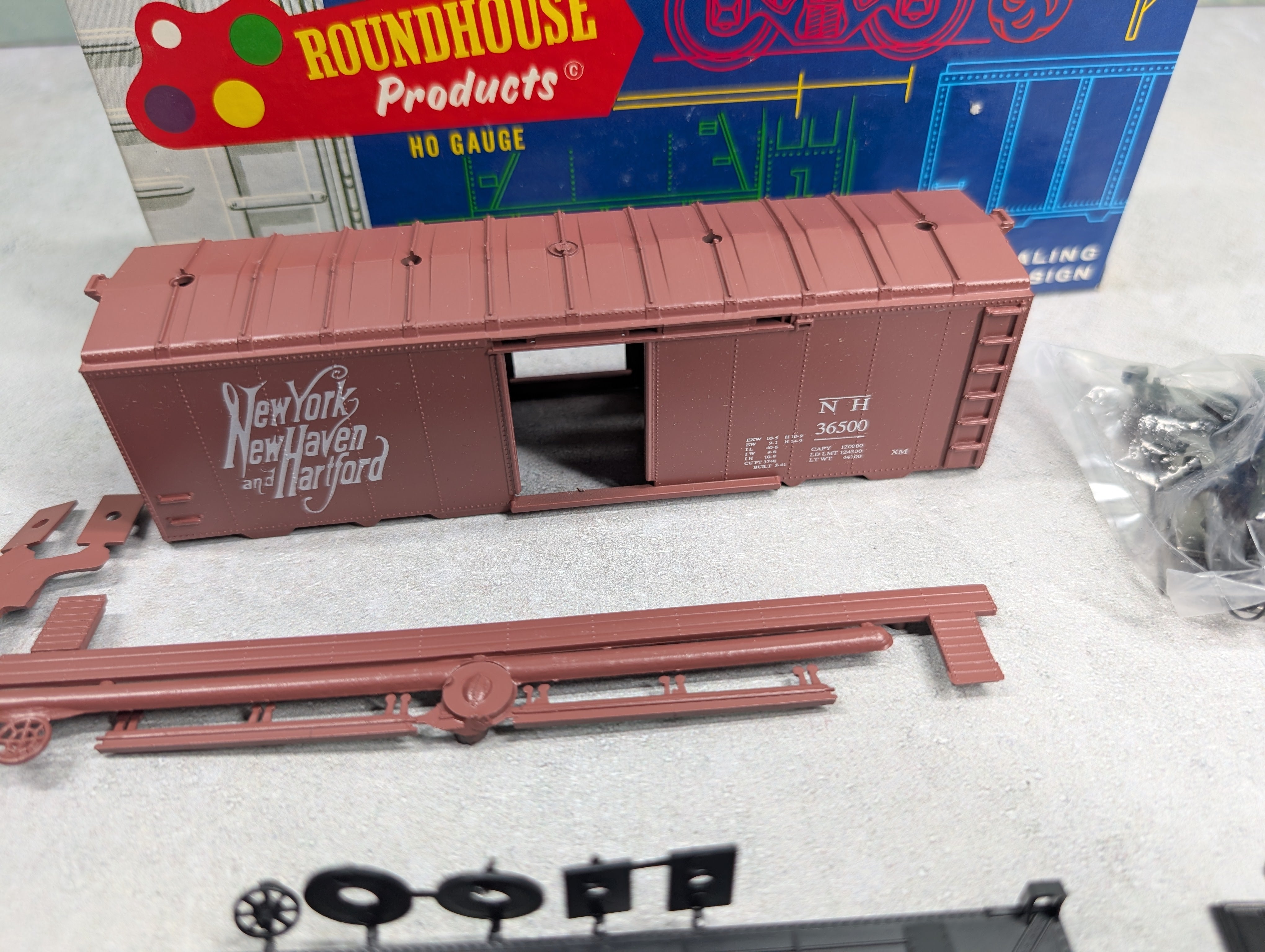 USED Roundhouse 7742 HO Scale 40' Box Car New Haven NH #36500 KIT