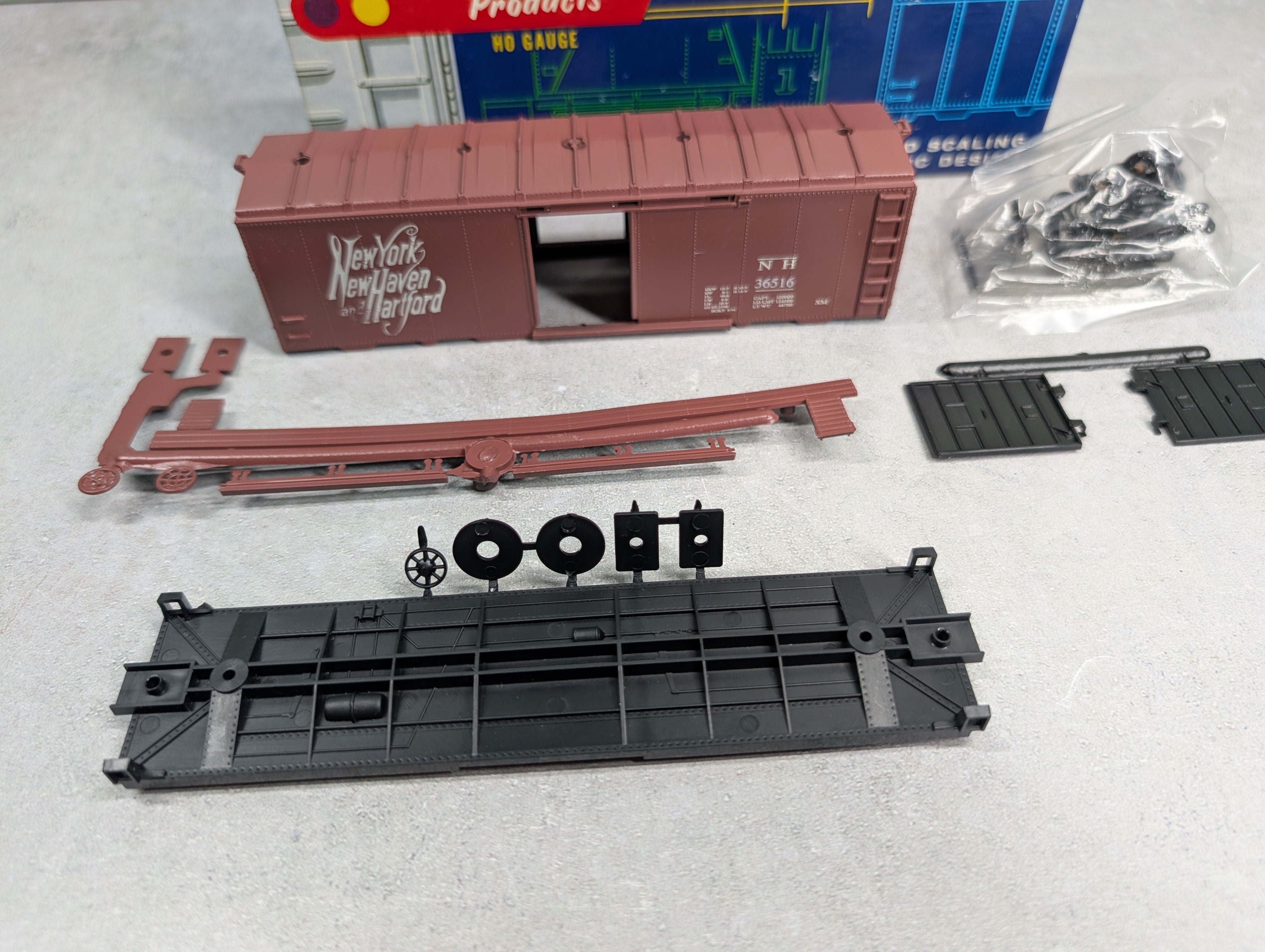 USED Roundhouse 7742 HO Scale 40' Box Car New Haven NH #36516 KIT