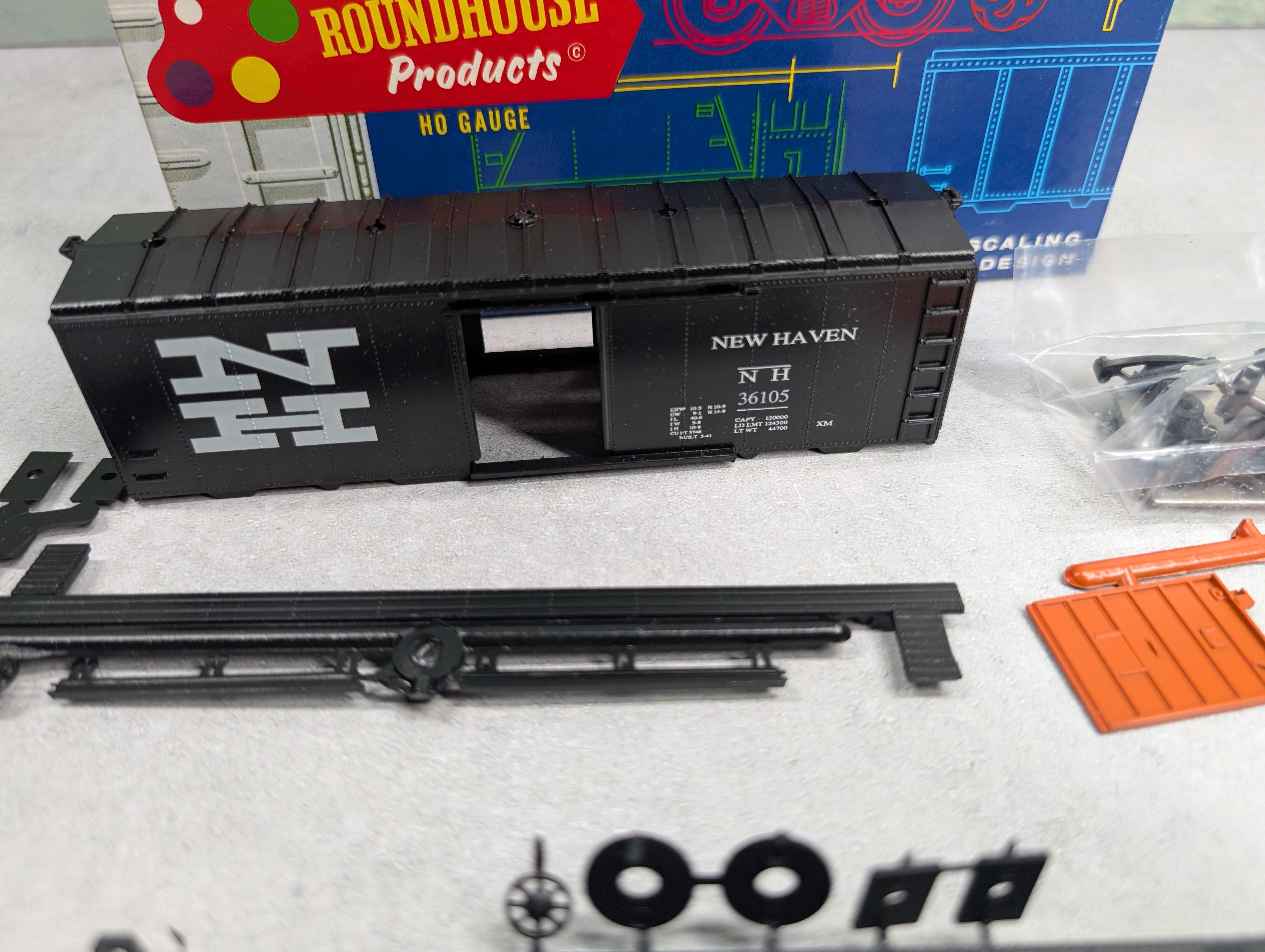USED Roundhouse 7743 HO Scale 40' Box Car New Haven NH #36105 KIT