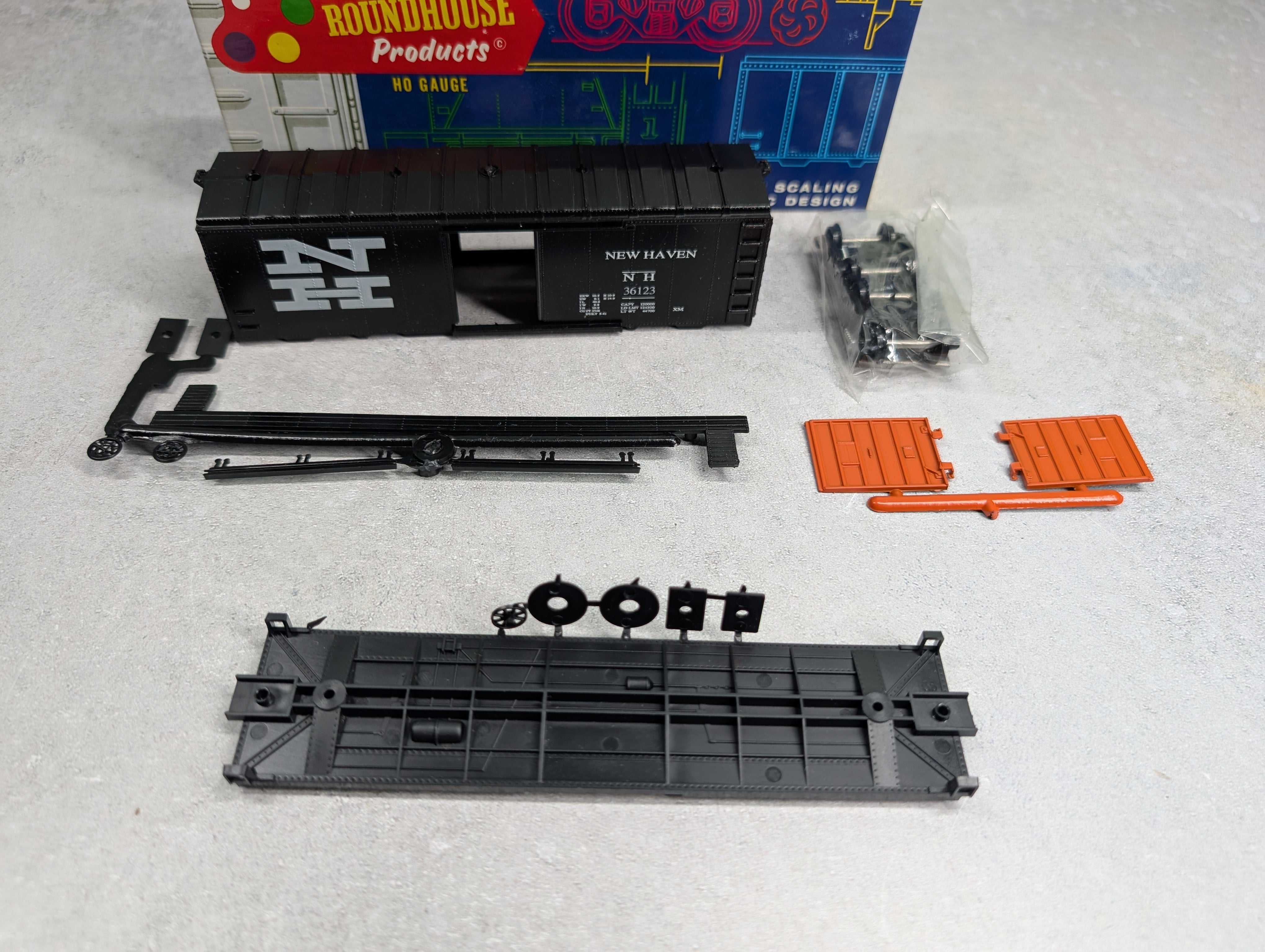 USED Roundhouse 7743 HO Scale 40' Box Car New Haven NH #36123 KIT