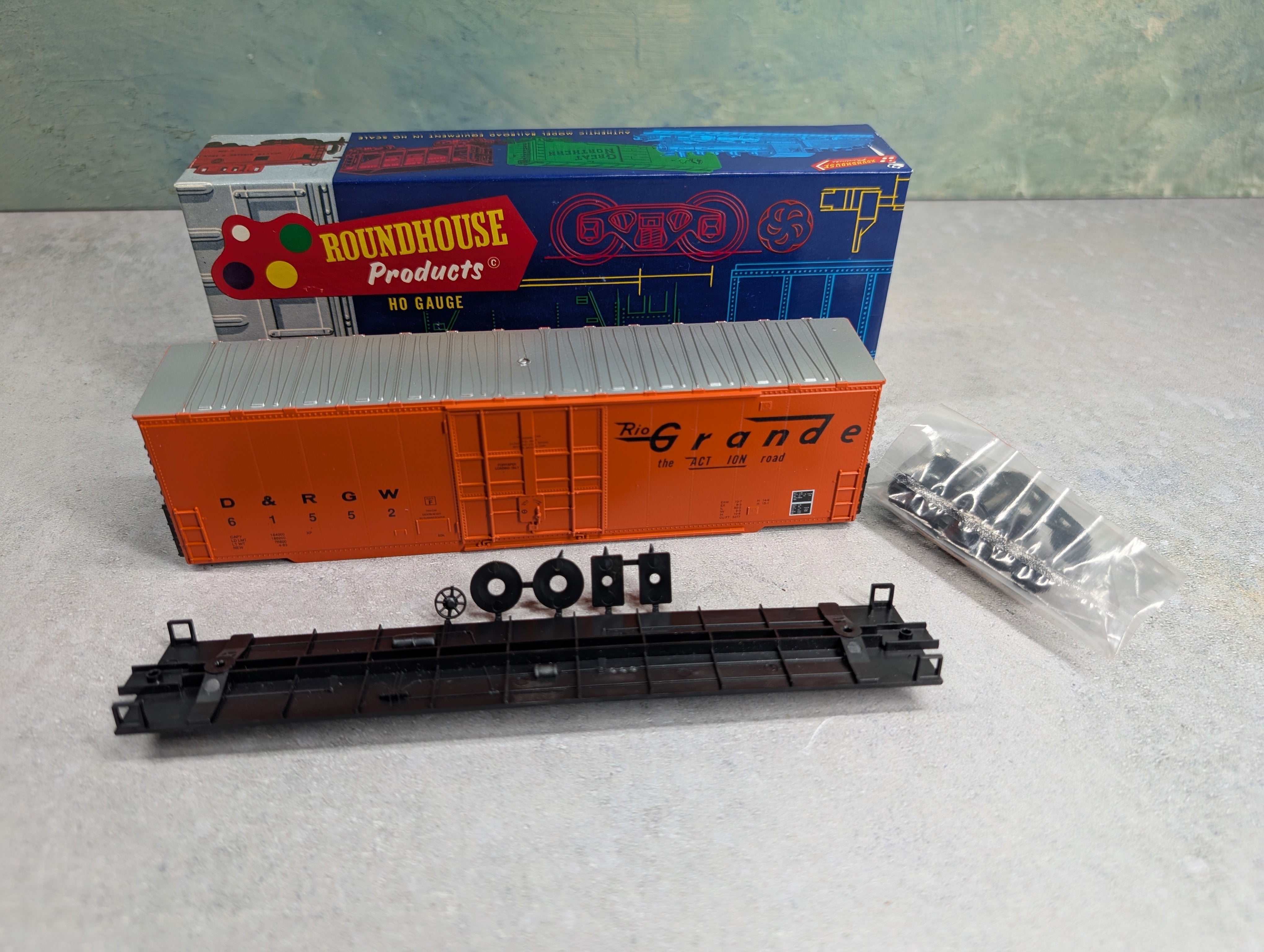 USED Roundhouse 3227 HO Scale 50' Hi-Cube Box Car Rio Grande D&RGW #61552 KIT
