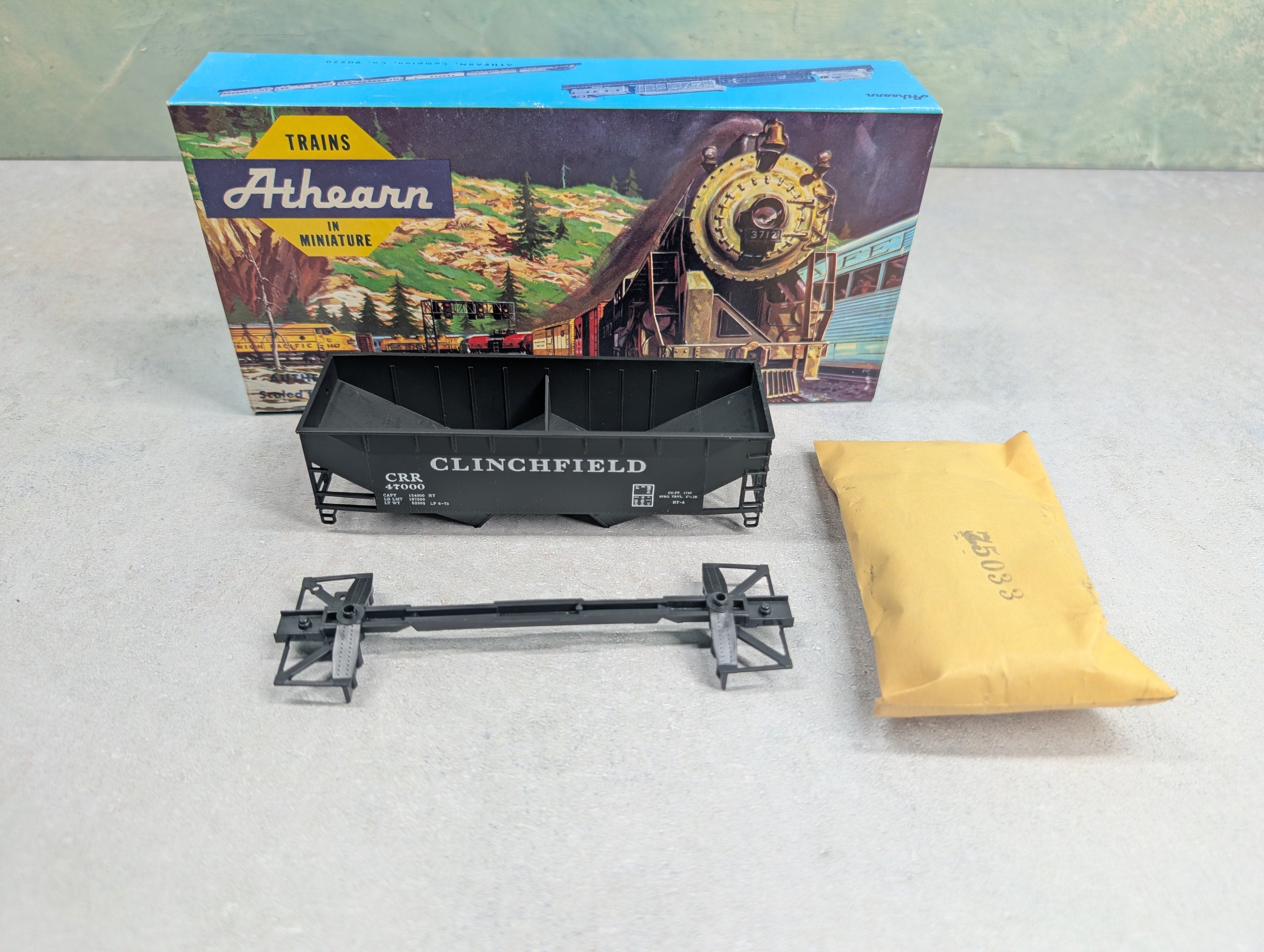USED Athearn HO Scale 34' 2-Bay Flat-End Hopper Clinchfield CRR #47000 Bev-Bel KIT