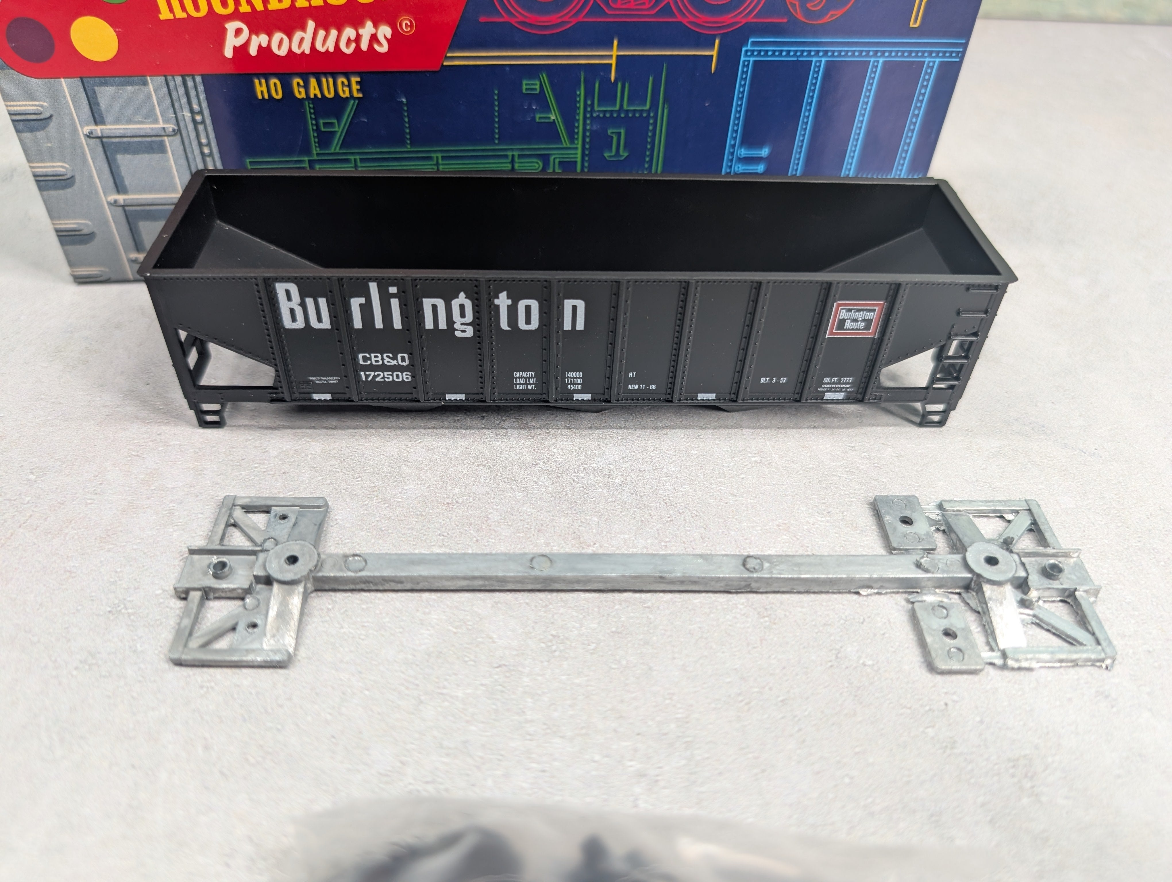 USED Roundhouse 1541 HO Scale 40' 3-Bay Rib Hopper Burlington CB&Q #172506 KIT