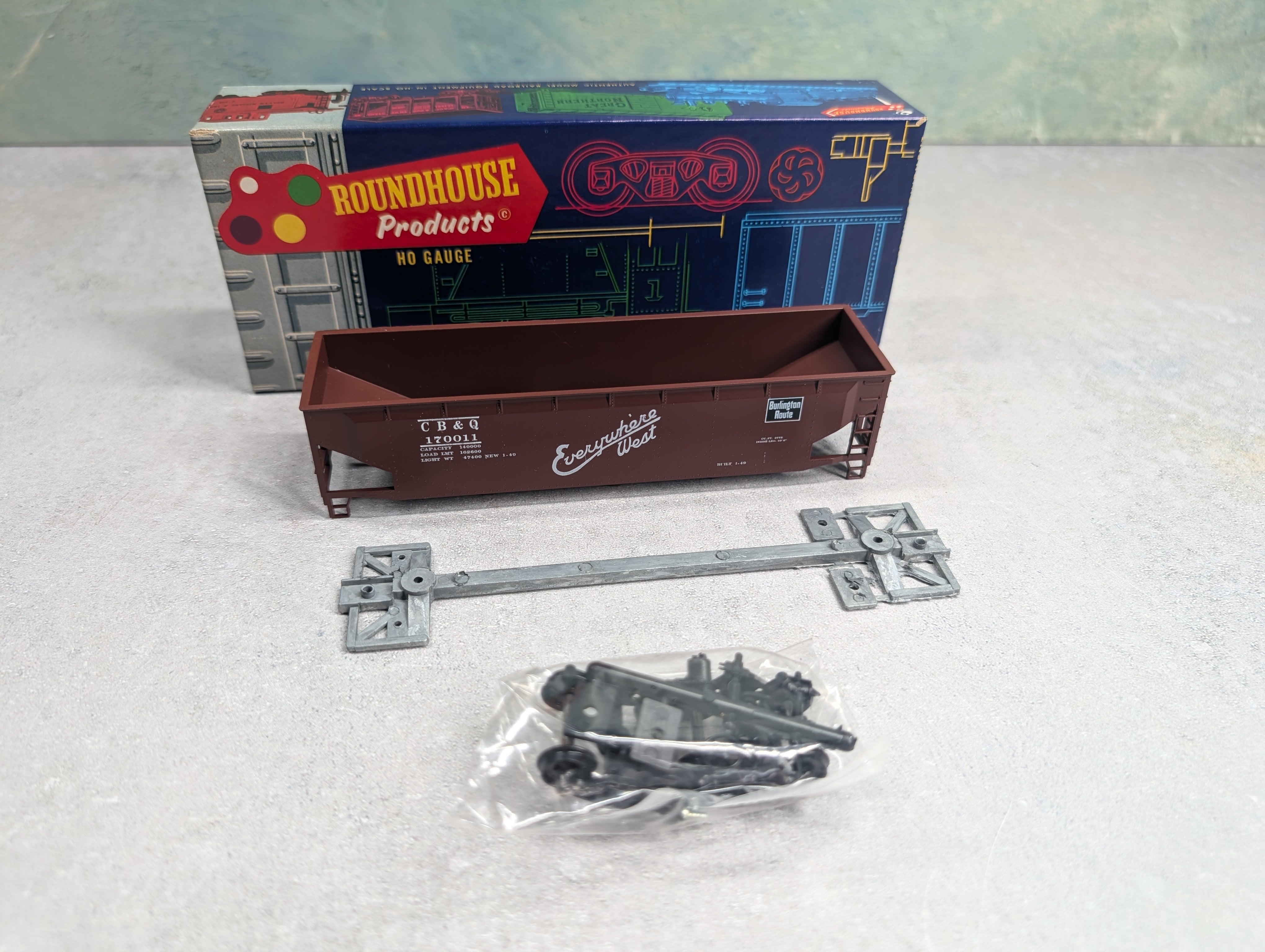 USED Roundhouse 1621 HO Scale 40' 3-Bay Offset Hopper Burlington CB&Q #170011 KIT