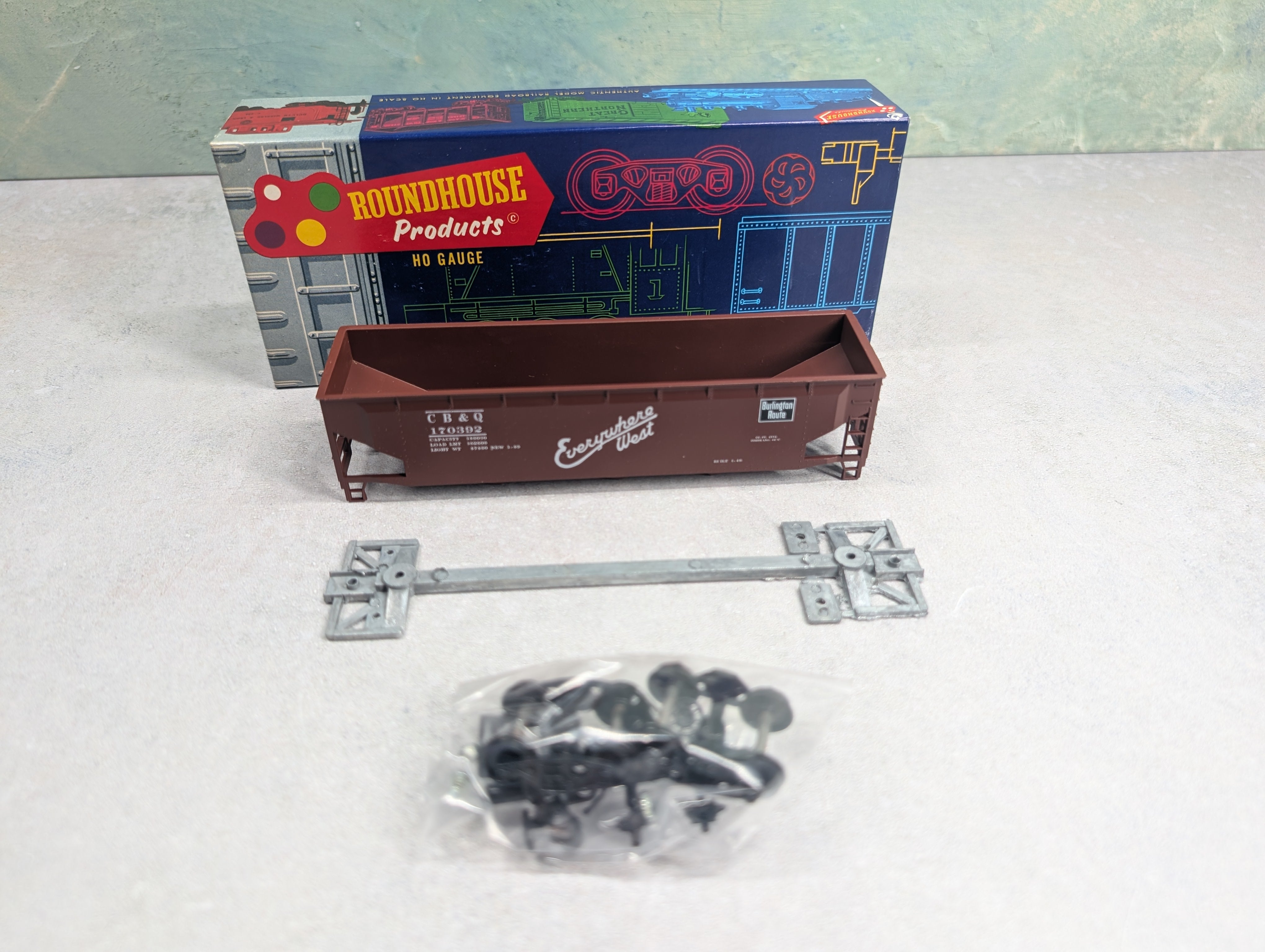 USED Roundhouse 1621 HO Scale 40' 3-Bay Offset Hopper Burlington CB&Q #170392 KIT