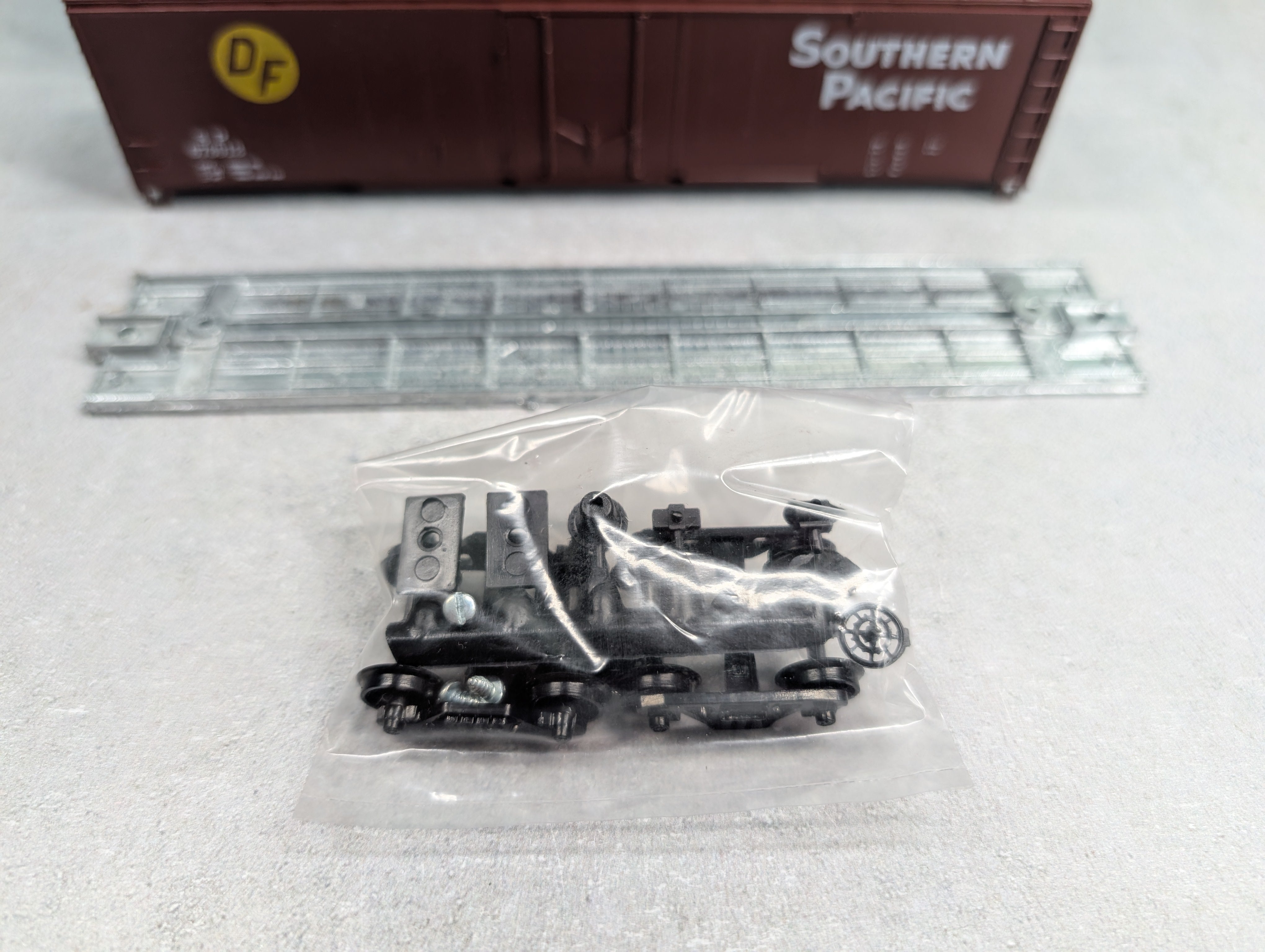 USED Roundhouse 7726 HO Scale 50' Plug Door Box Car Southern Pacific SP #673013 KIT